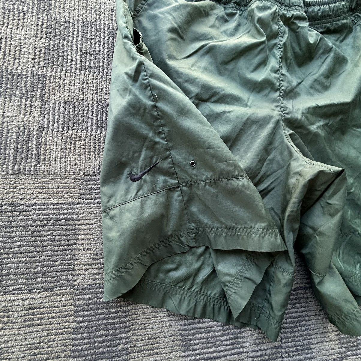 Nike Nike Vtg Y2K Olive Green Windbreaker Nylon Shorts Sz L Size US 32 / EU 48 - 2 Thumbnail
