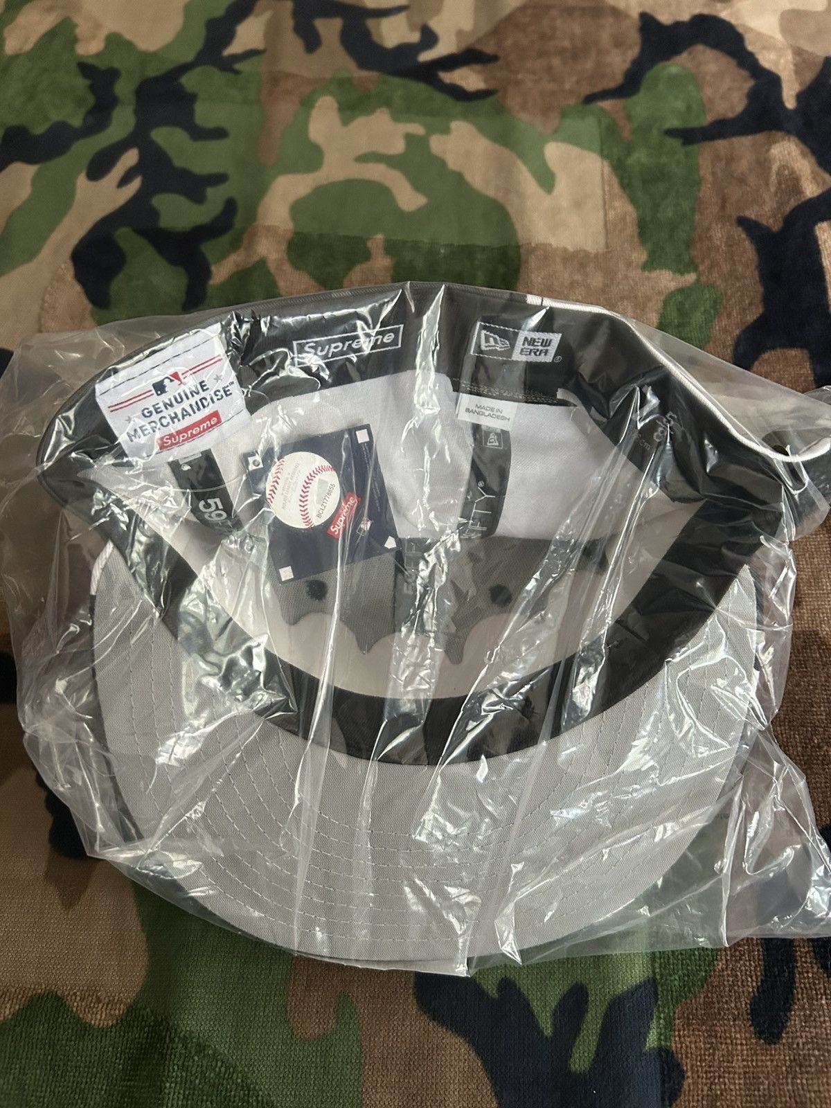 MLB × New Era × Supreme Supreme MLB Teams Box Logo New Era New York Yankees 7 5/8 Size ONE SIZE - 10 Thumbnail