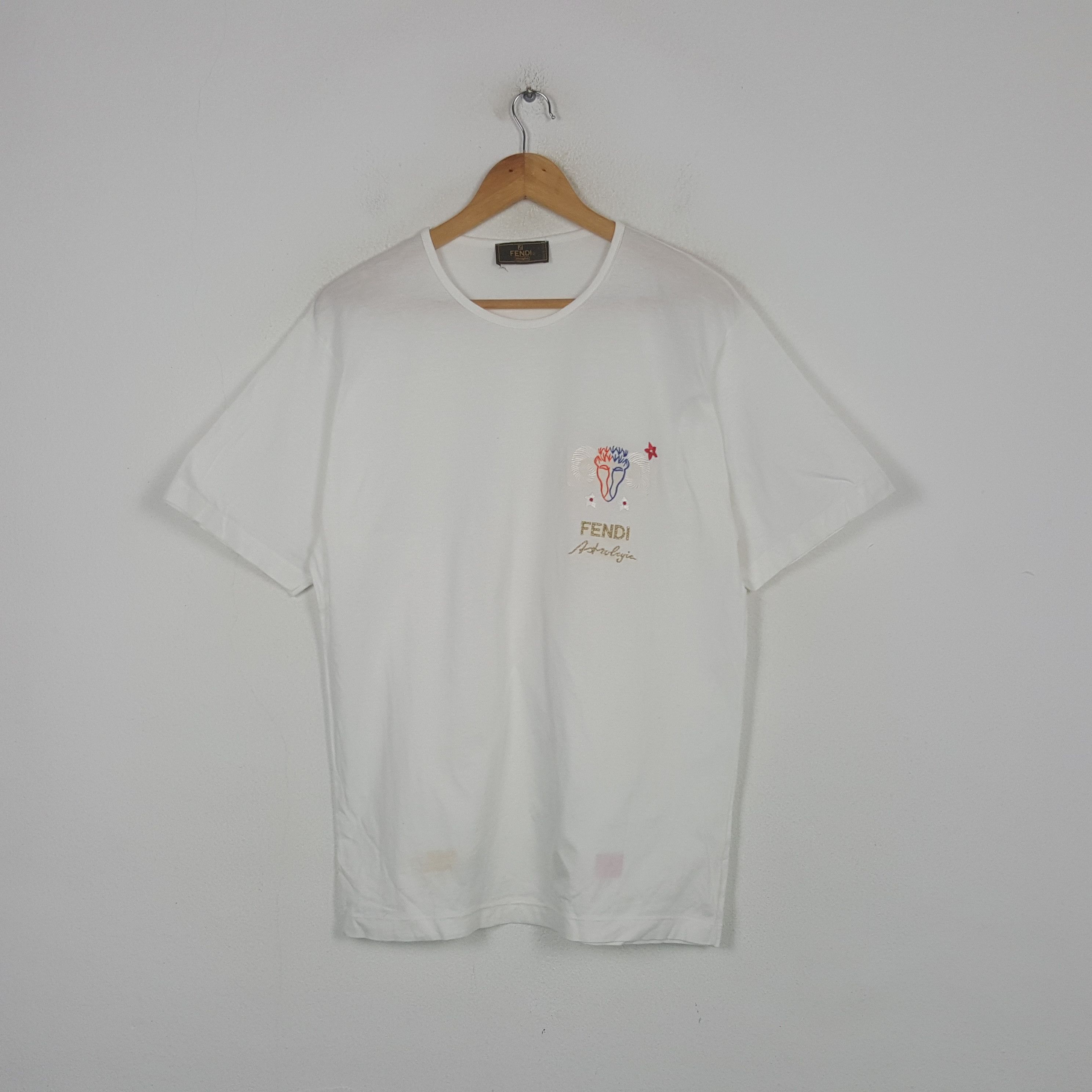 Fendi Vintage Fendi Embroidery Logo Tshirt RR24 Size US M / EU 48-50 / 2 - 1 Thumbnail