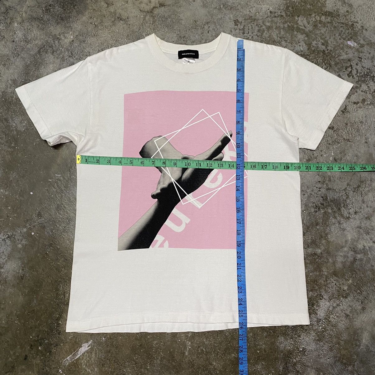 Band Tees SAKANACTION EUREKA HAND SIGN PHOTO TEE Size US M / EU 48-50 / 2 - 8 Thumbnail
