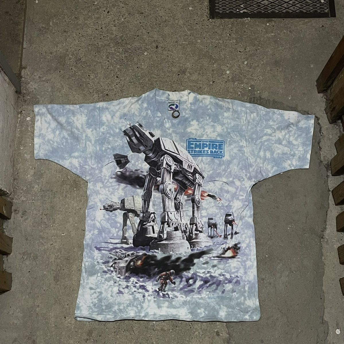 Liquid Blue × Vintage Liquid Blue Star Wars 1997 Empire Strikes Back Size US L / EU 52-54 / 3 - 1 Thumbnail
