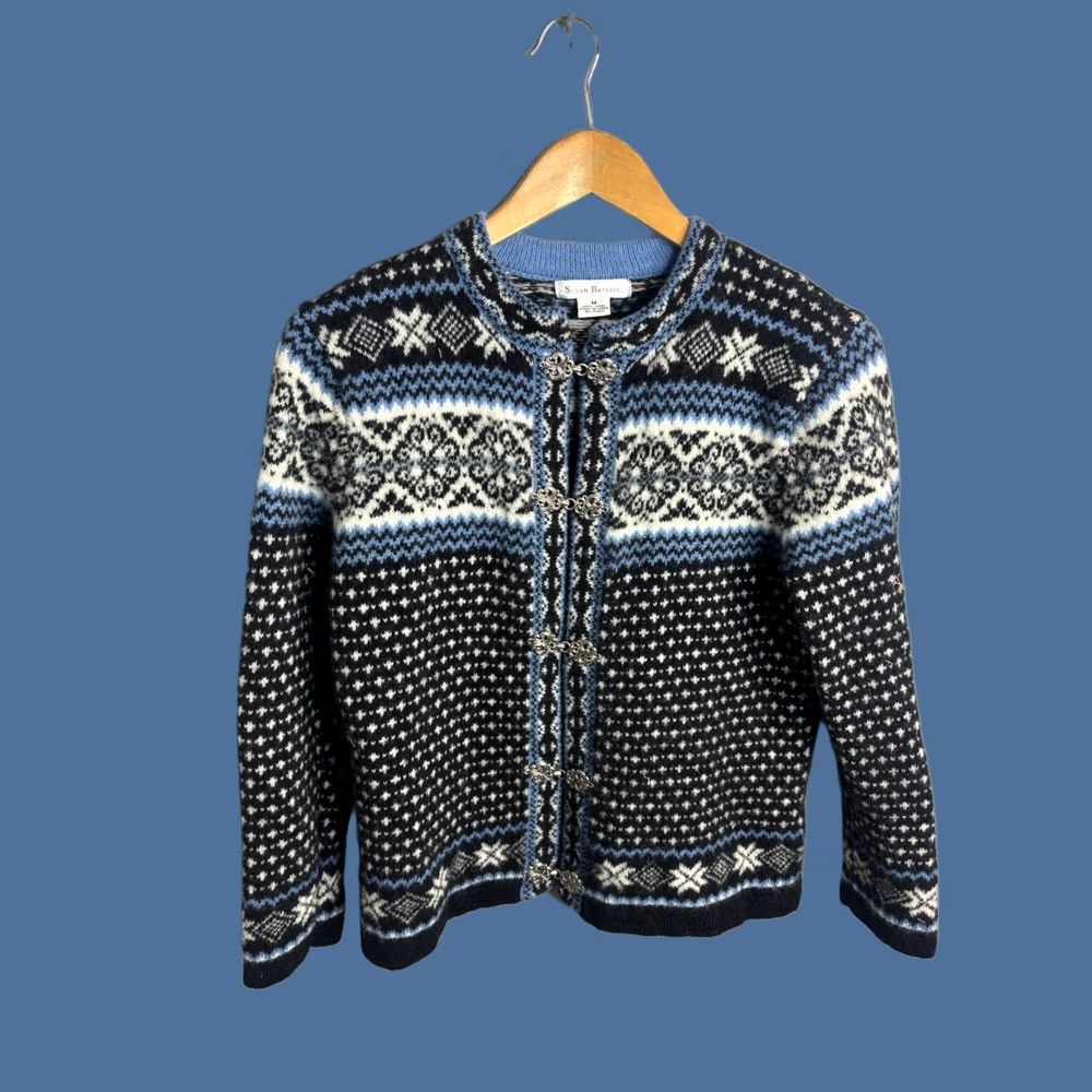 Vintage Vintage Susan Bristol Cardigan Sweater Wool Nordic Blue Crew Neck Button Accents 8/10 Regular M Womens Fashion Coastal Vintage Knit Winter 80s 90s Size M / US 6-8 / IT 42-44 - 1 Thumbnail