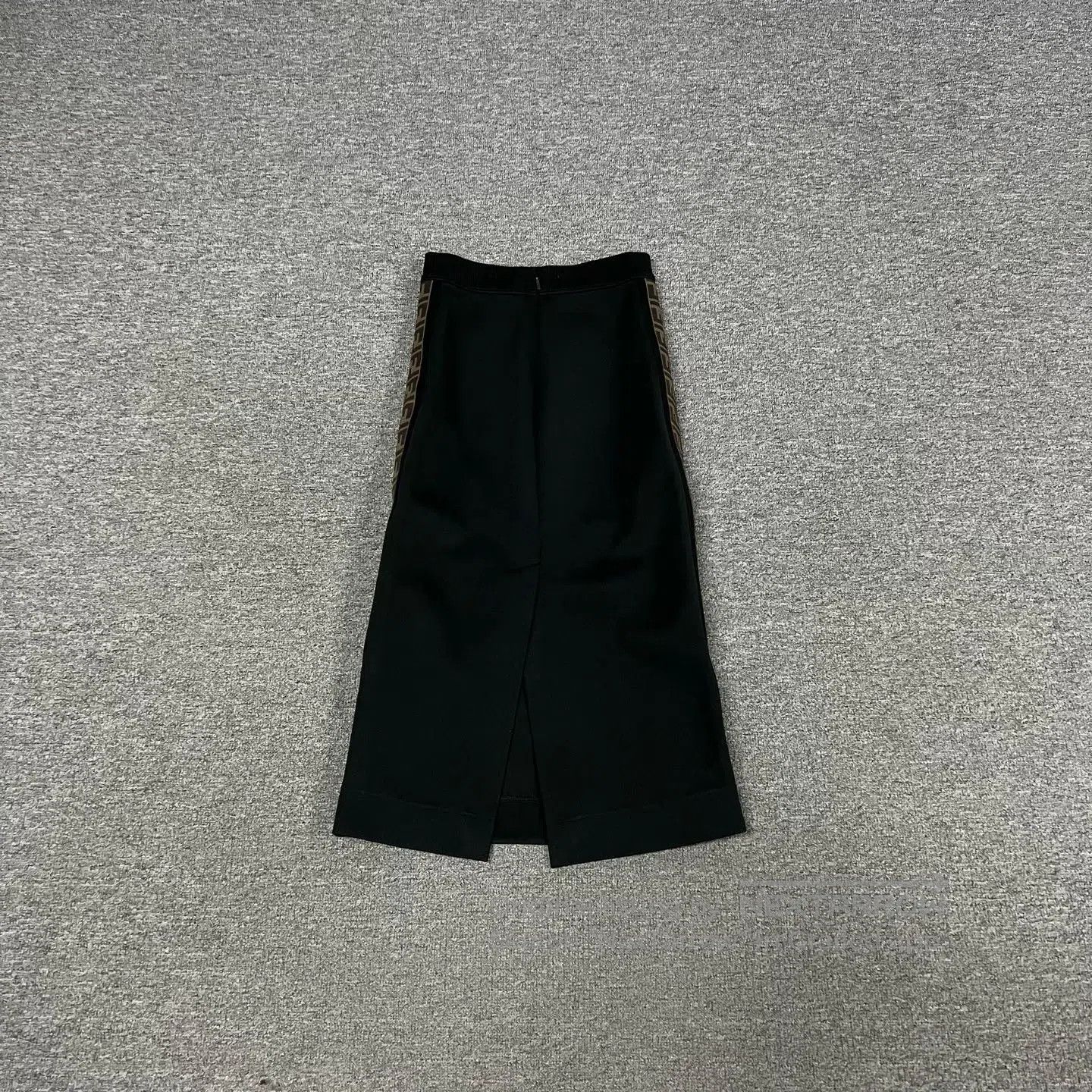 Fendi FENDI SIZE 40 Side old-school logo half-skirt| Size 28" / US 6 / IT 42 - 2 Thumbnail