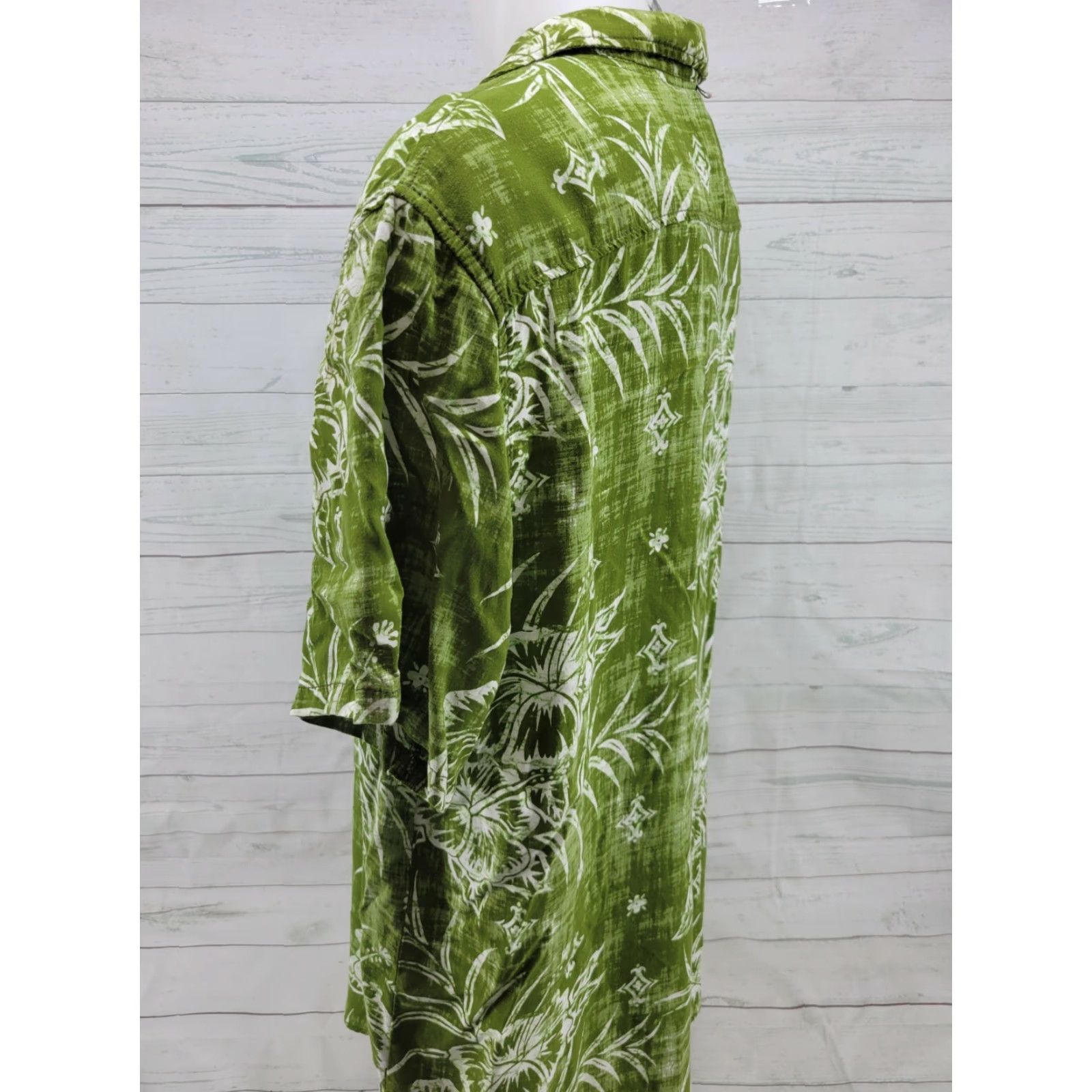 Vintage Margaritaville Hawaiian Shirt Men's 2XL Green White Rayon Ferns Flowers Button-Up Floral Aloha Classic Short Sleeve Size US XXL / EU 58 / 5 - 7 Thumbnail