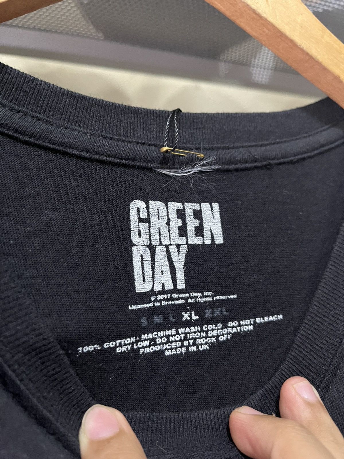 Band Tees Green Day American Idiot T Shirt Tour Concert Black Y2K Punk Size US XL / EU 56 / 4 - 4 Thumbnail