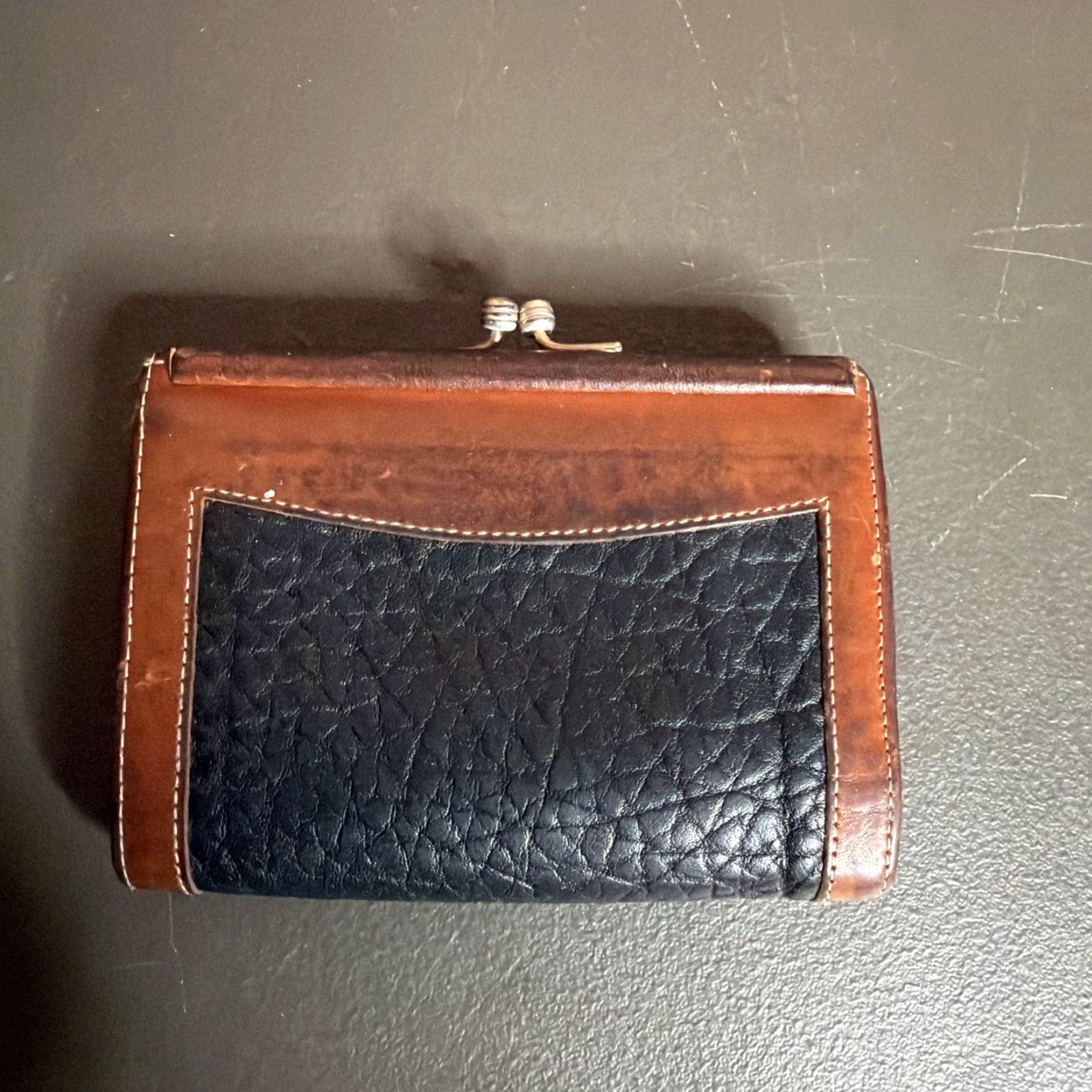 Dooney & Bourke VINTAGE Dooney & Bourke Wallet Trifold Black/Brown Pebbled Leather Kisslock NIB Short CC Kisslock Women Wallet Size 42" / US 20 - 3 Thumbnail
