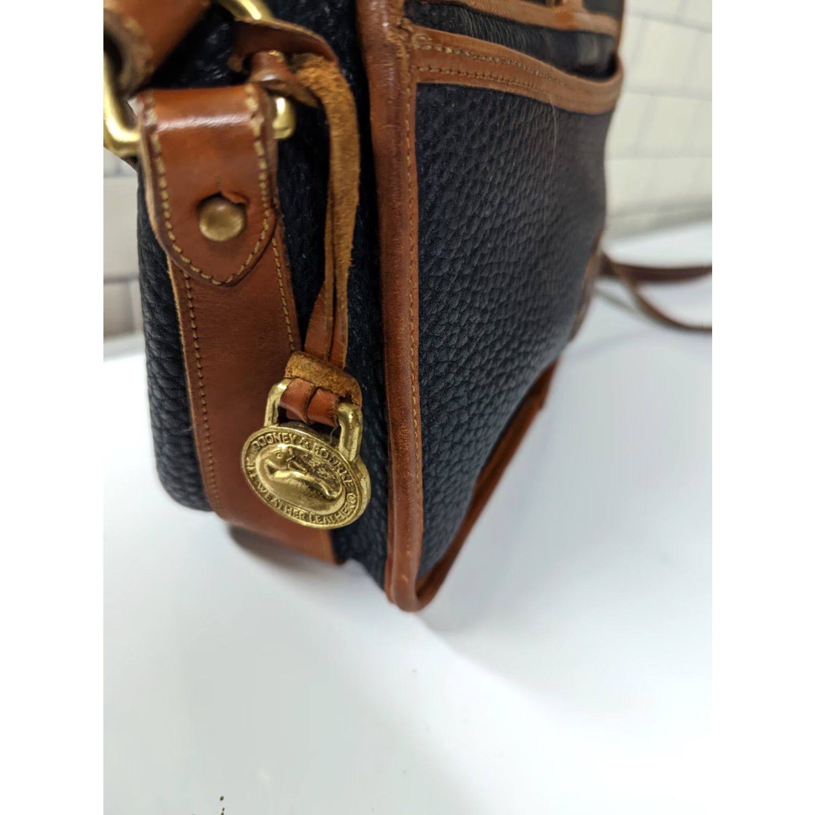 Dooney & Bourke VINTAGE Dooney & Bourke Equestrian Shoulder Bag Very Dark Blue & Brown USA Women's Medium Leather Bag Charms Size ONE SIZE - 5 Thumbnail