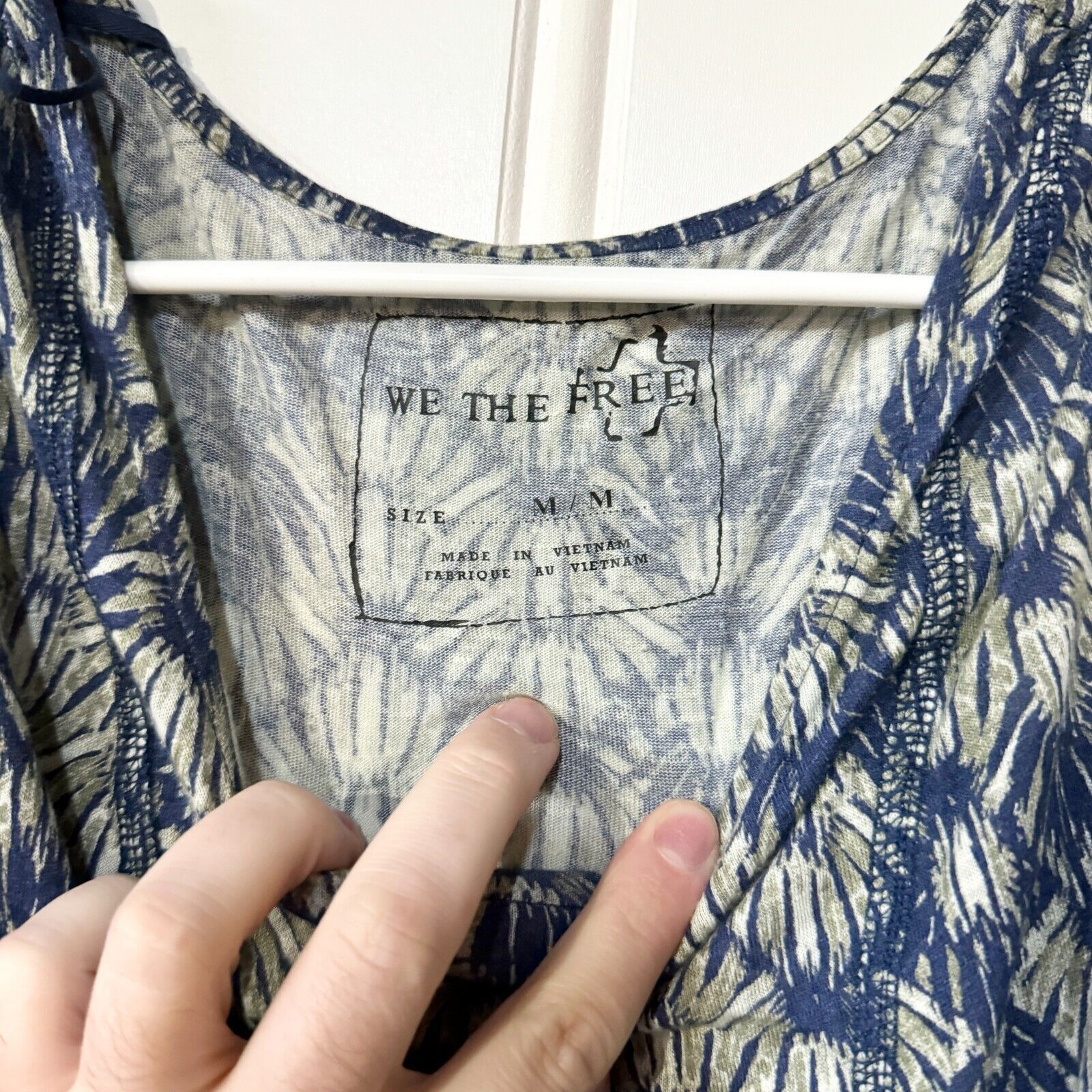 Free People We The Free Linen Flutter Sleeve Cold Shoulder Top Medium Size M / US 6-8 / IT 42-44 - 2 Thumbnail