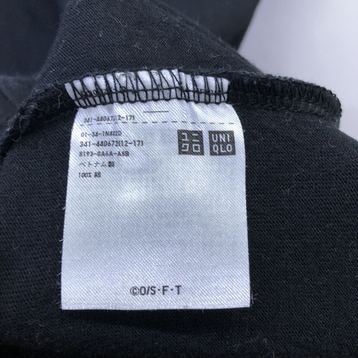 Anime Uniqlo X One Piece Trafalgar D Water Law Anime Tshirt Size US XXL / EU 58 / 5 - 7 Thumbnail