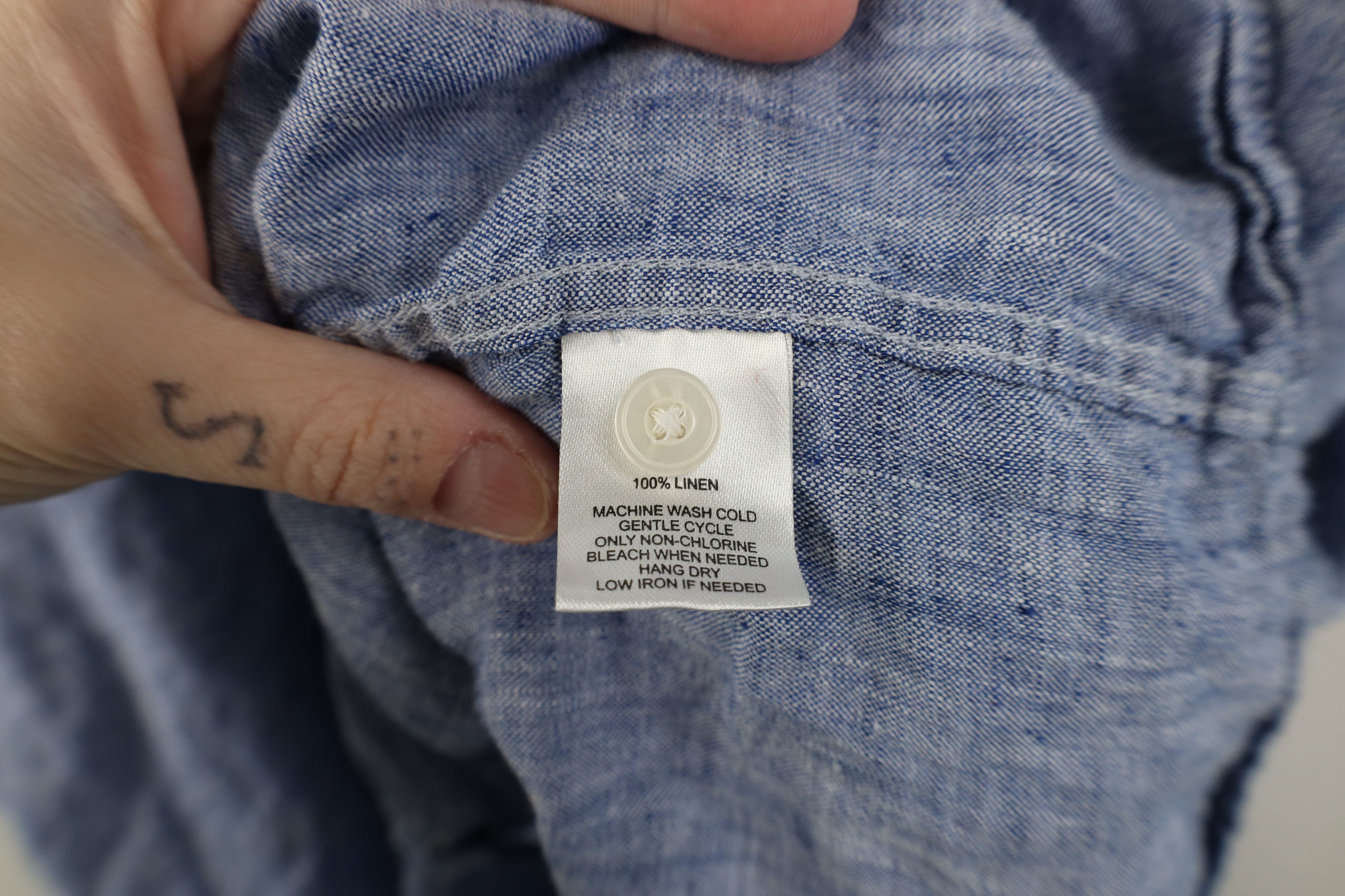 UNTUCKit Untuckit Chambray Linen Short Sleeve Collared Button Shirt Size US XL / EU 56 / 4 - 10 Thumbnail