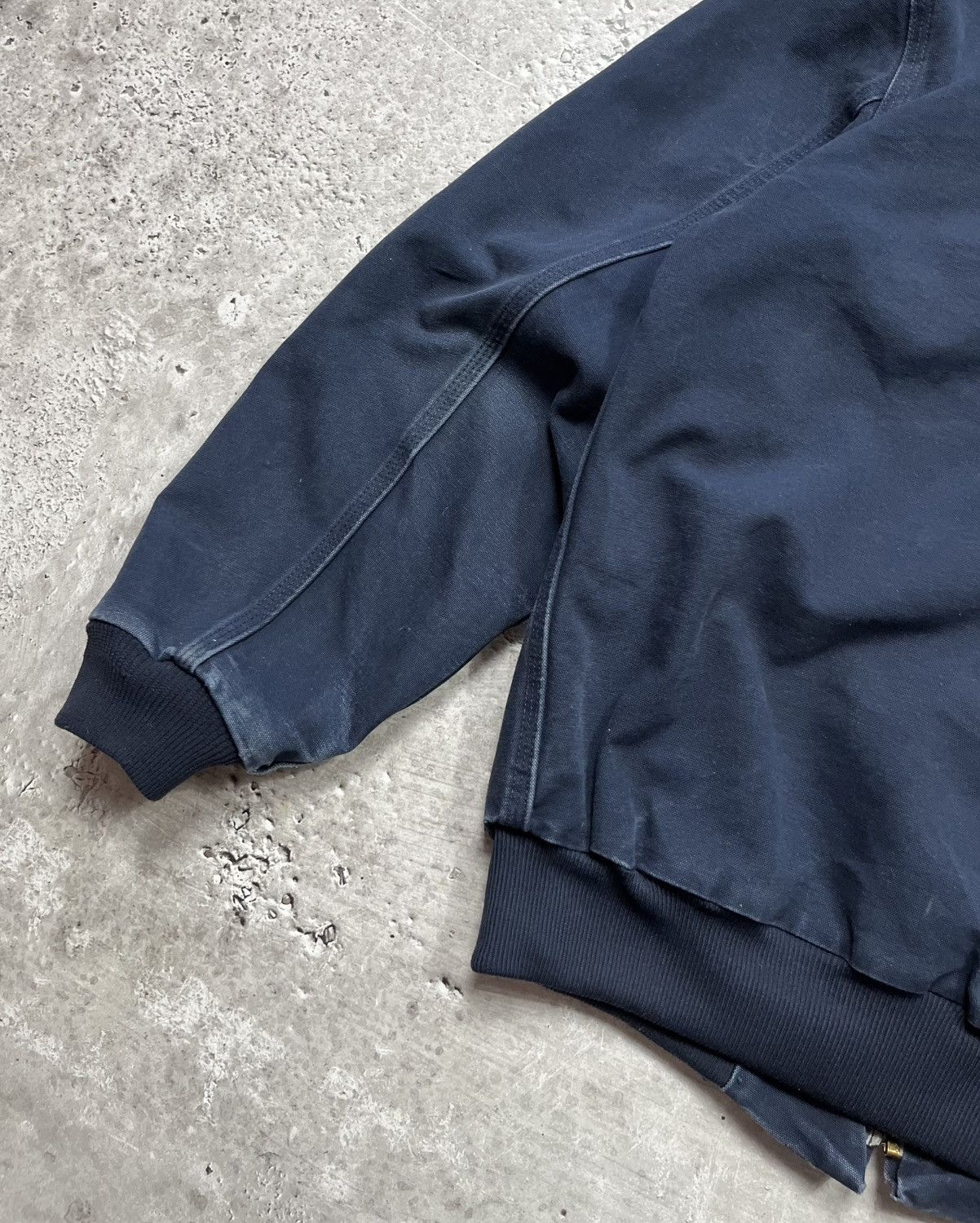 Carhartt Vintage Carhartt Hooded Work Jacket Faded Blue Distressed Size US L / EU 52-54 / 3 - 11 Thumbnail