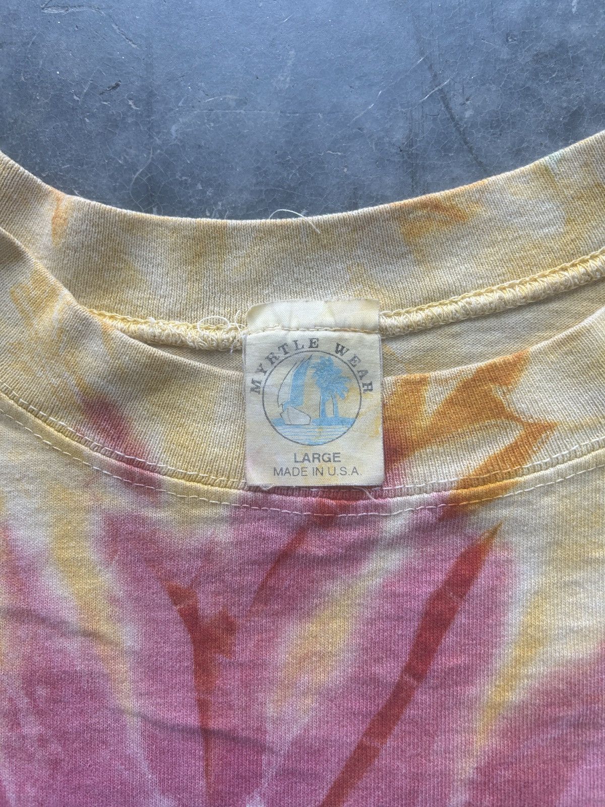 Vintage Vintage 90s Tie Dye Yin Yang Graphic Tee Size US XL / EU 56 / 4 - 7 Thumbnail