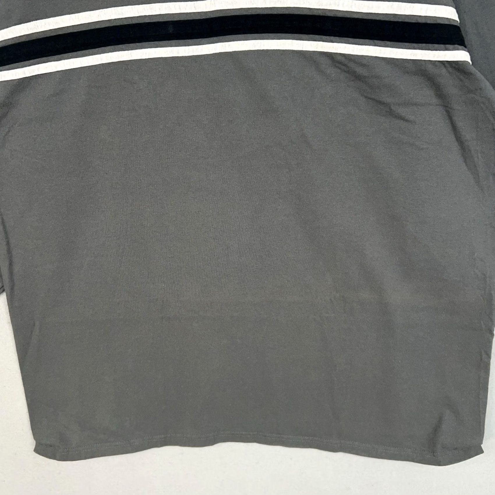 Tommy Hilfiger VINTAGE Tommy Hilfiger Shirt Mens XL Gray Stripe 90s Y2K Logo Tee Size US XL / EU 56 / 4 - 3 Thumbnail