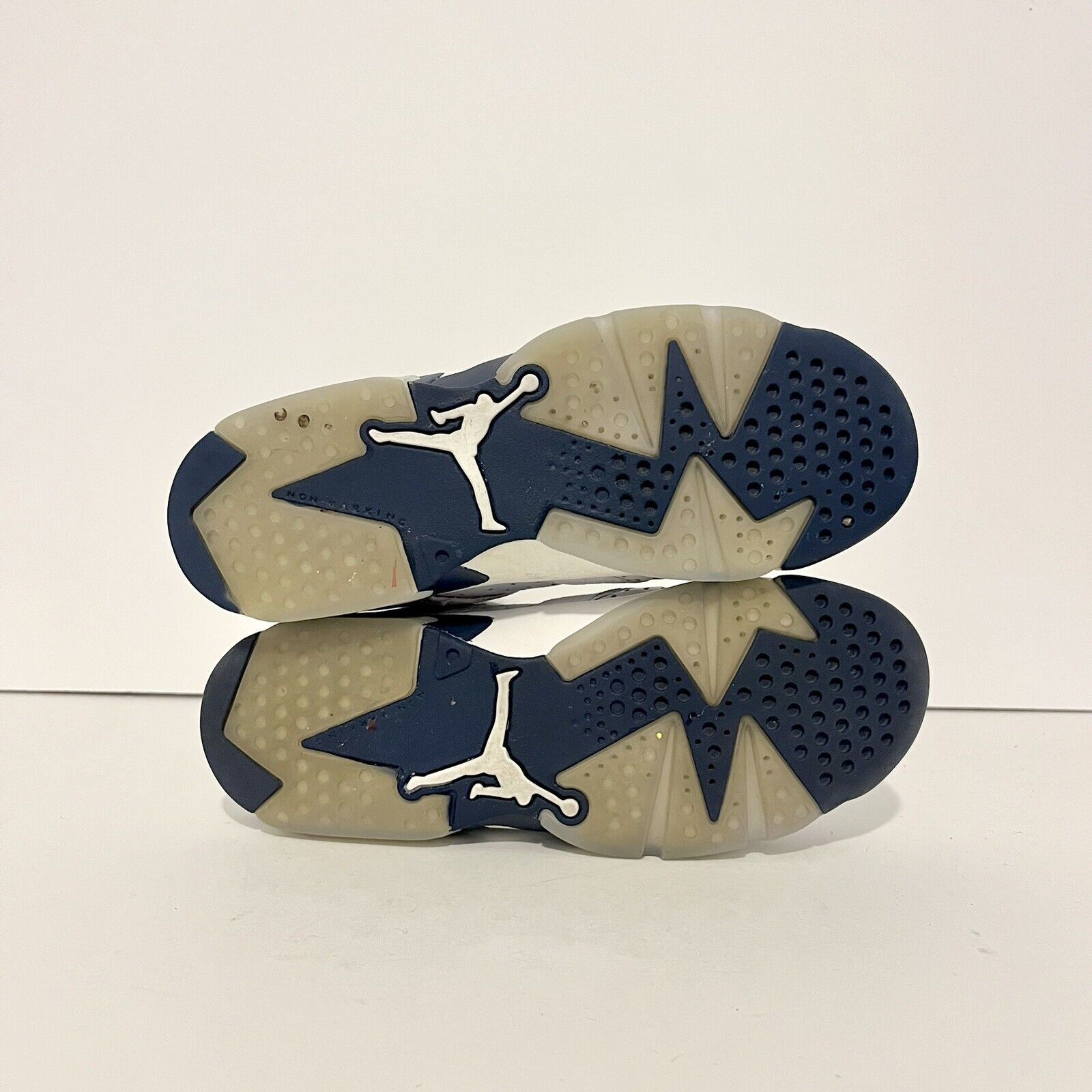 Nike 2022 Nike Air Jordan 6 VI Retro GS Midnight Navy 384665-141 Size US 7.5 / IT 37.5 - 8 Thumbnail
