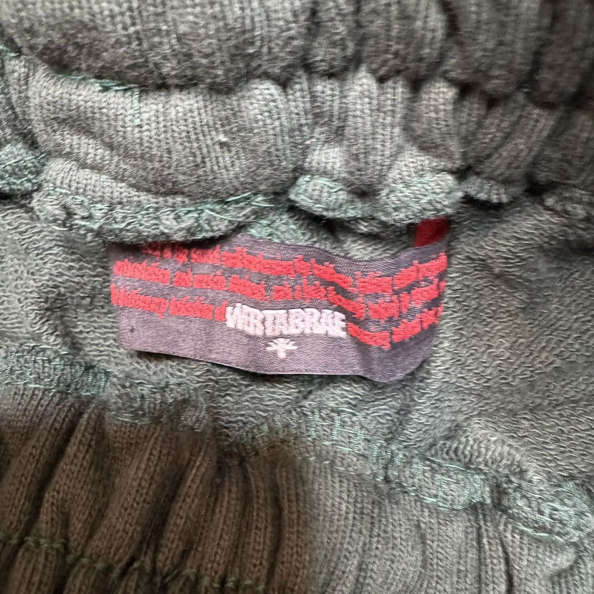 Vertabrae Vertabrae green/red sweatpants SIZE MEDIUM Size US 31 - 5 Thumbnail
