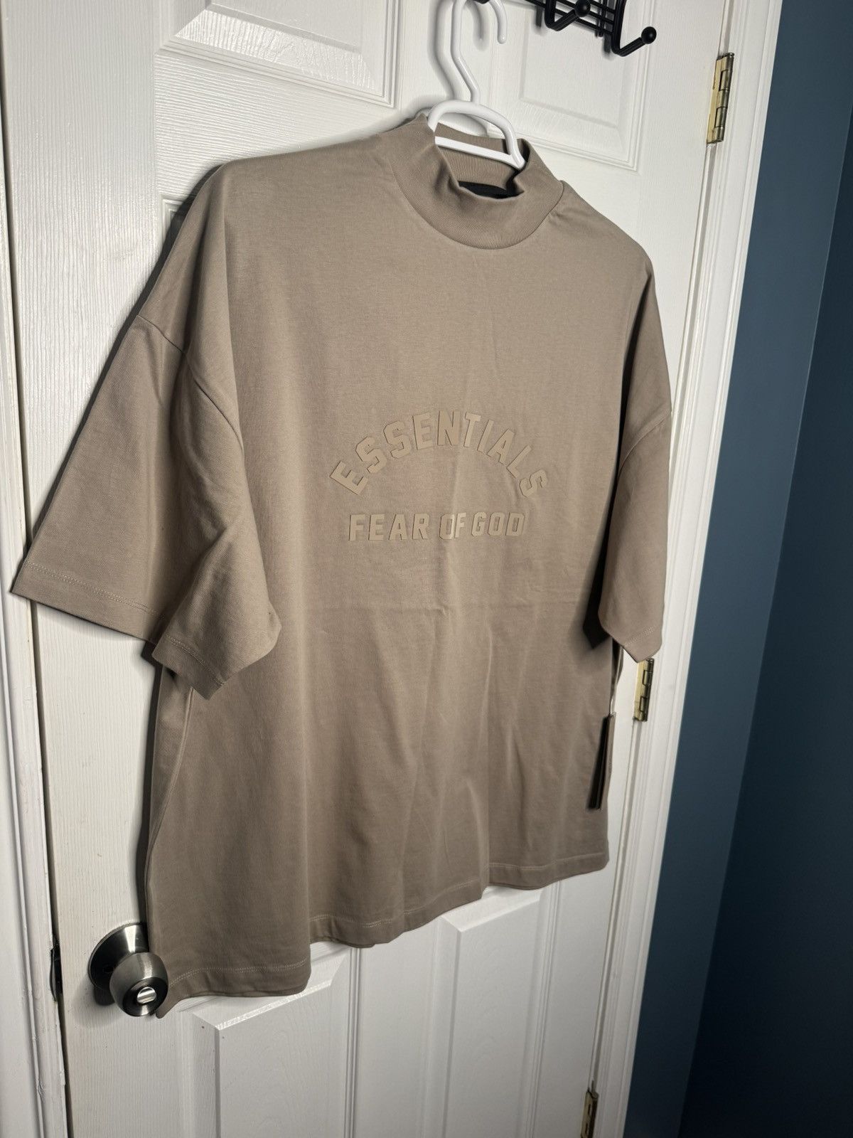 Fear of God Fear of God ESSENTIALS Short Sleeve Mock Neck shirt Size US L / EU 52-54 / 3 - 4 Thumbnail