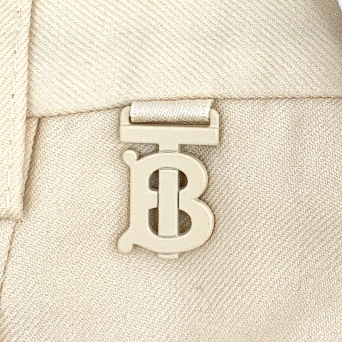 Burberry Burberry Beige TB Logo Wool Casual Shorts K26WX Size 26" / US 2 / IT 38 - 5 Thumbnail