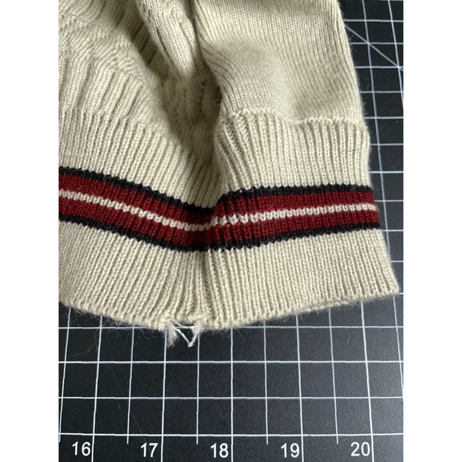 Vintage VINTAGE Micro Gold Sweater Men's 80s V-Neck Striped Knit Beig​e Red Stripe Pullover Size US L / EU 52-54 / 3 - 4 Thumbnail