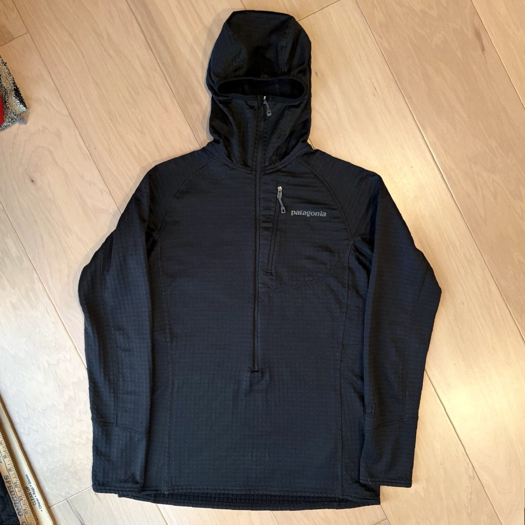 Patagonia Patagonia R1 Hoody Women's Small Black Polartec Fleece Jacket Size S / US 4 / IT 40 - 2 Thumbnail