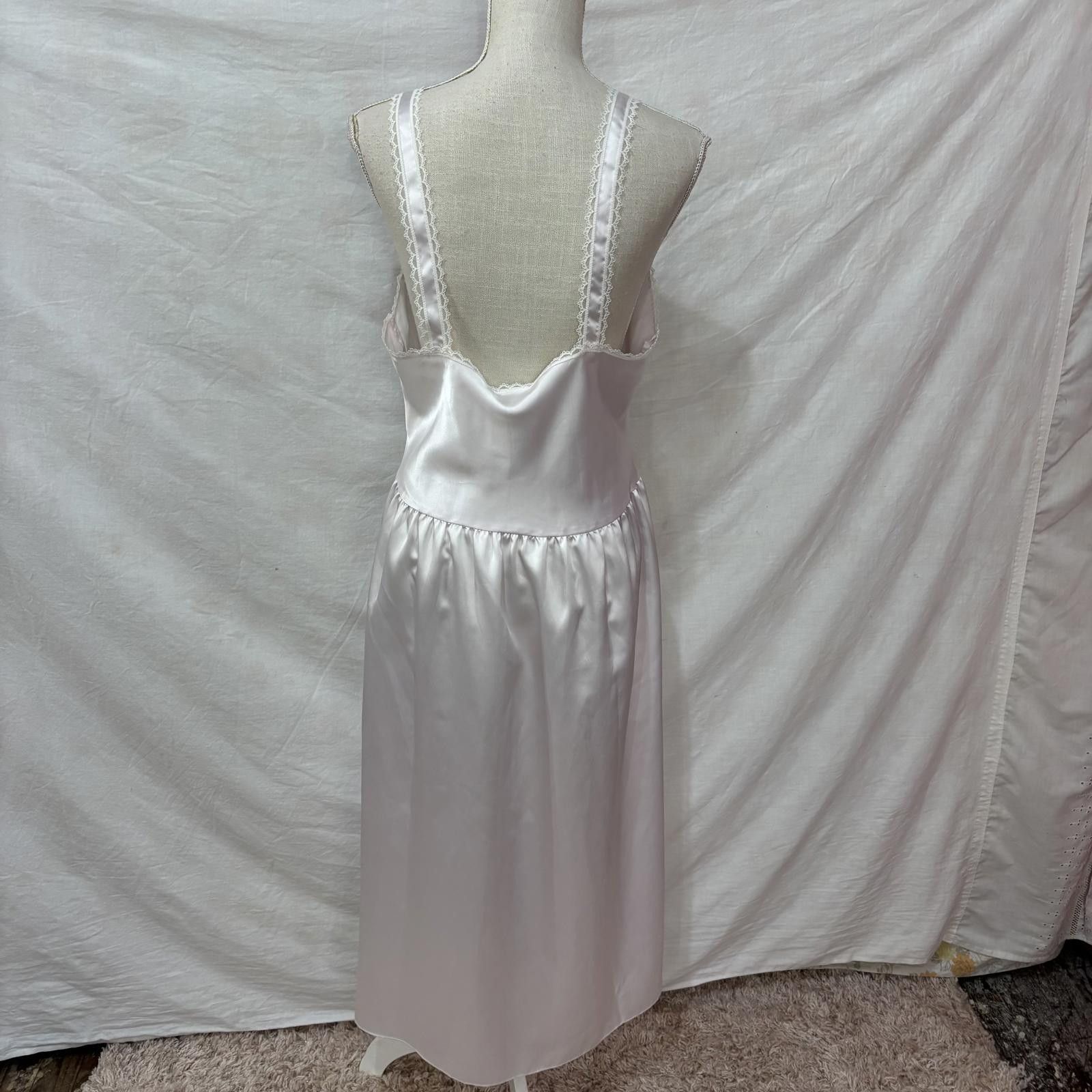 Other Vtg coquette Pale pink lace pearl bead satin nightgown Size ONE SIZE - 4 Thumbnail