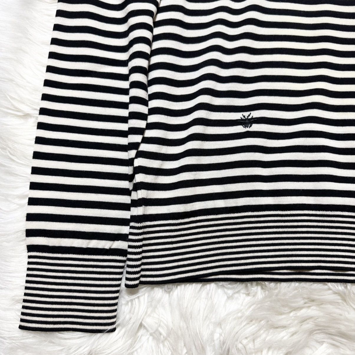 DIOR HOMME BEE刺繍ボーダータートルセーター DIOR HOMME BEE刺繍ボーダータートルセーター