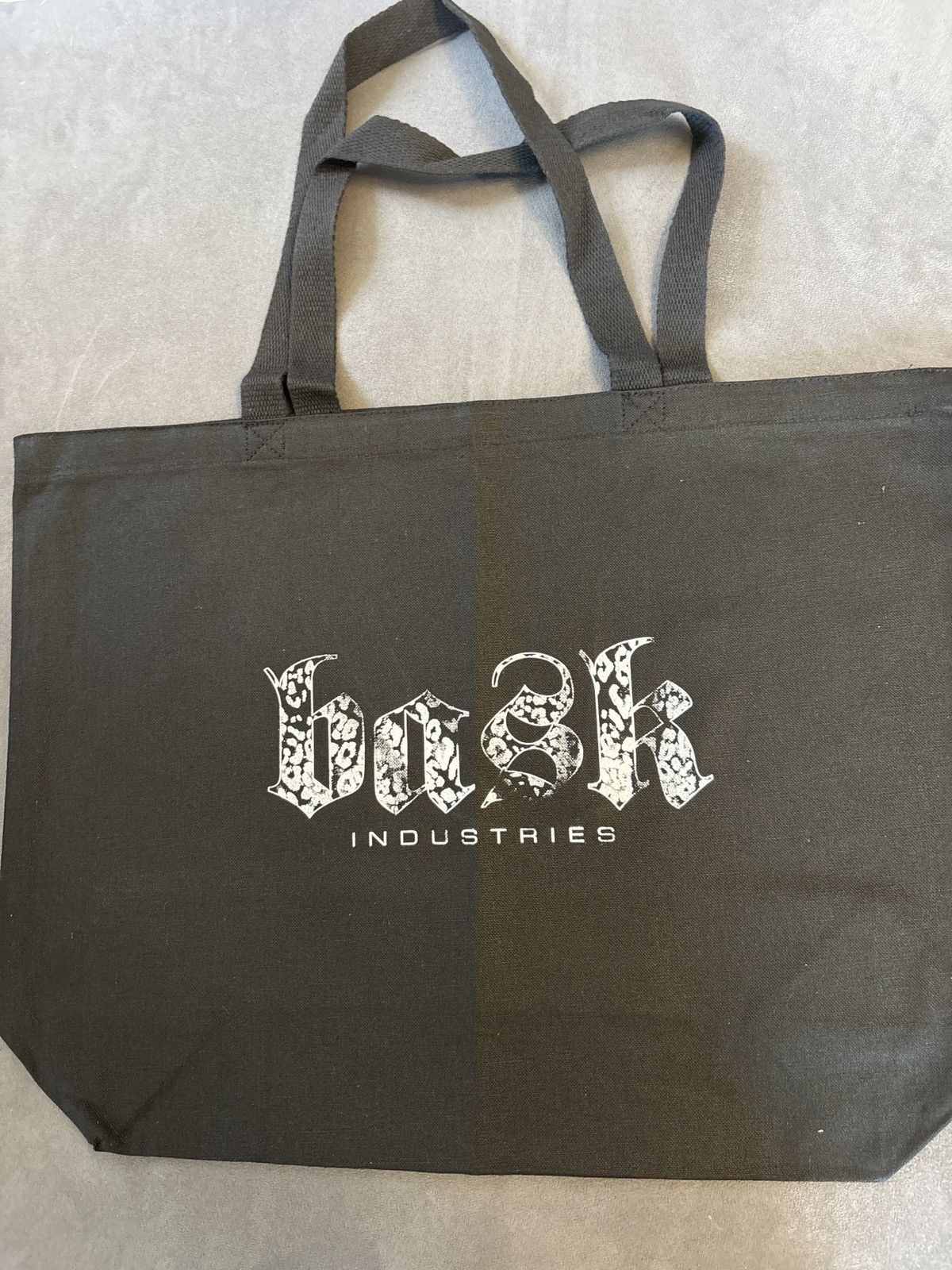basketcase gallery Basketcase gallery tote carrying bag Size ONE SIZE - 3 Thumbnail