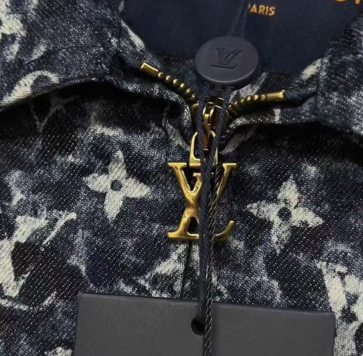 Louis Vuitton Louis Vuitton 46 Monogram Denim Workwear Jacket Washed Blue Size US S / EU 44-46 / 1 - 6 Thumbnail