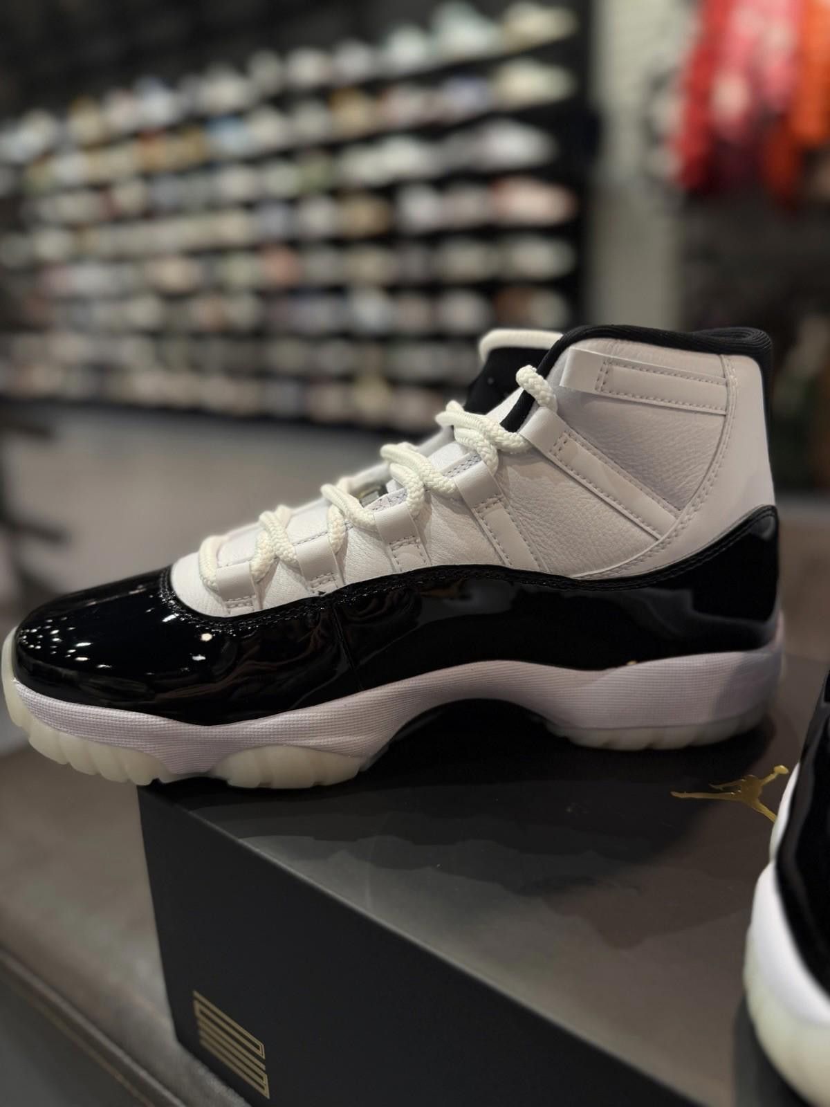 Jordan Brand Size 10 - Air Jordan 11 Retro Mid Gratitude Defining Moments Size US 10 / EU 43 - 4 Thumbnail