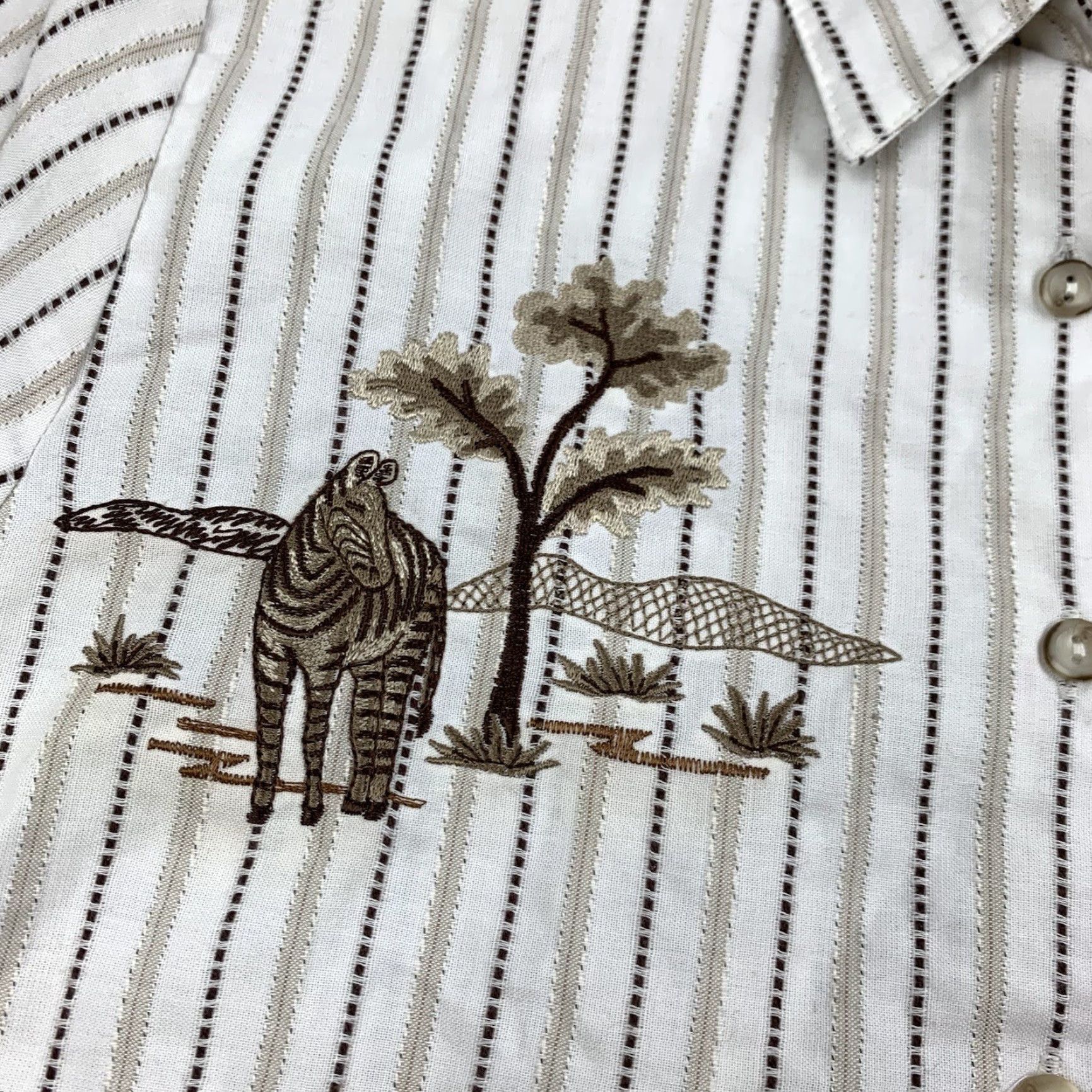 Vintage BonWorth African Button Up Shirt Womens Petite Small White Embroidery Animals Size S / US 4 / IT 40 - 5 Thumbnail
