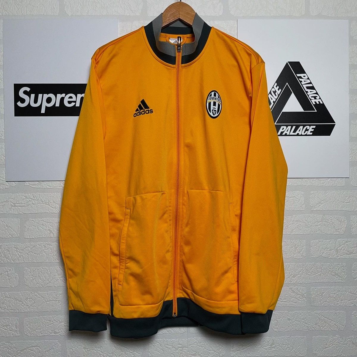 Nike Adidas Juventus 2016 2017 Vintage Crewneck Sweatshirt Size US M / EU 48-50 / 2 - 1 Thumbnail