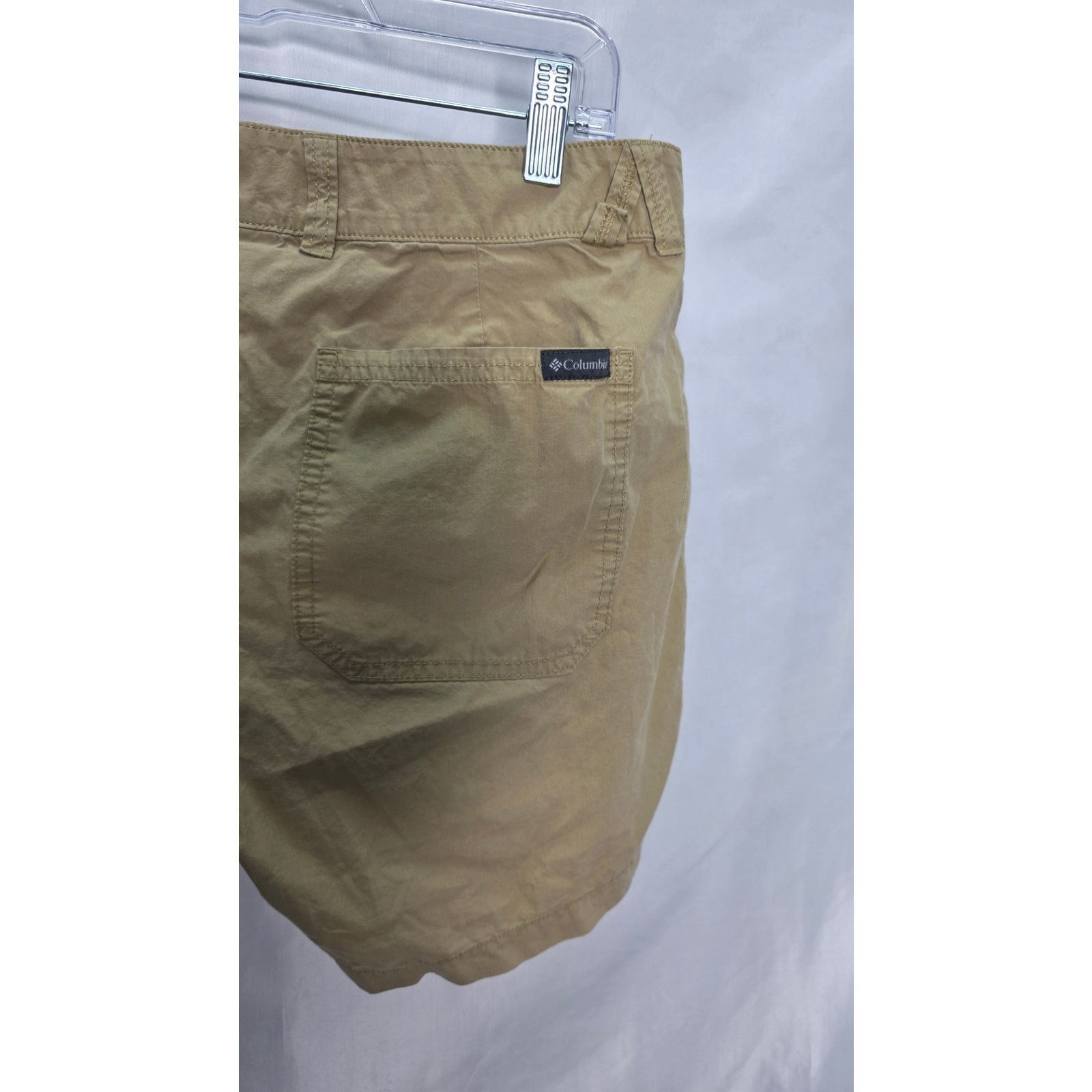 Columbia Columbia Sportswear Womens Size 30 Khaki Hiking Cargo Short Size 30" / US 8 / IT 44 - 8 Thumbnail