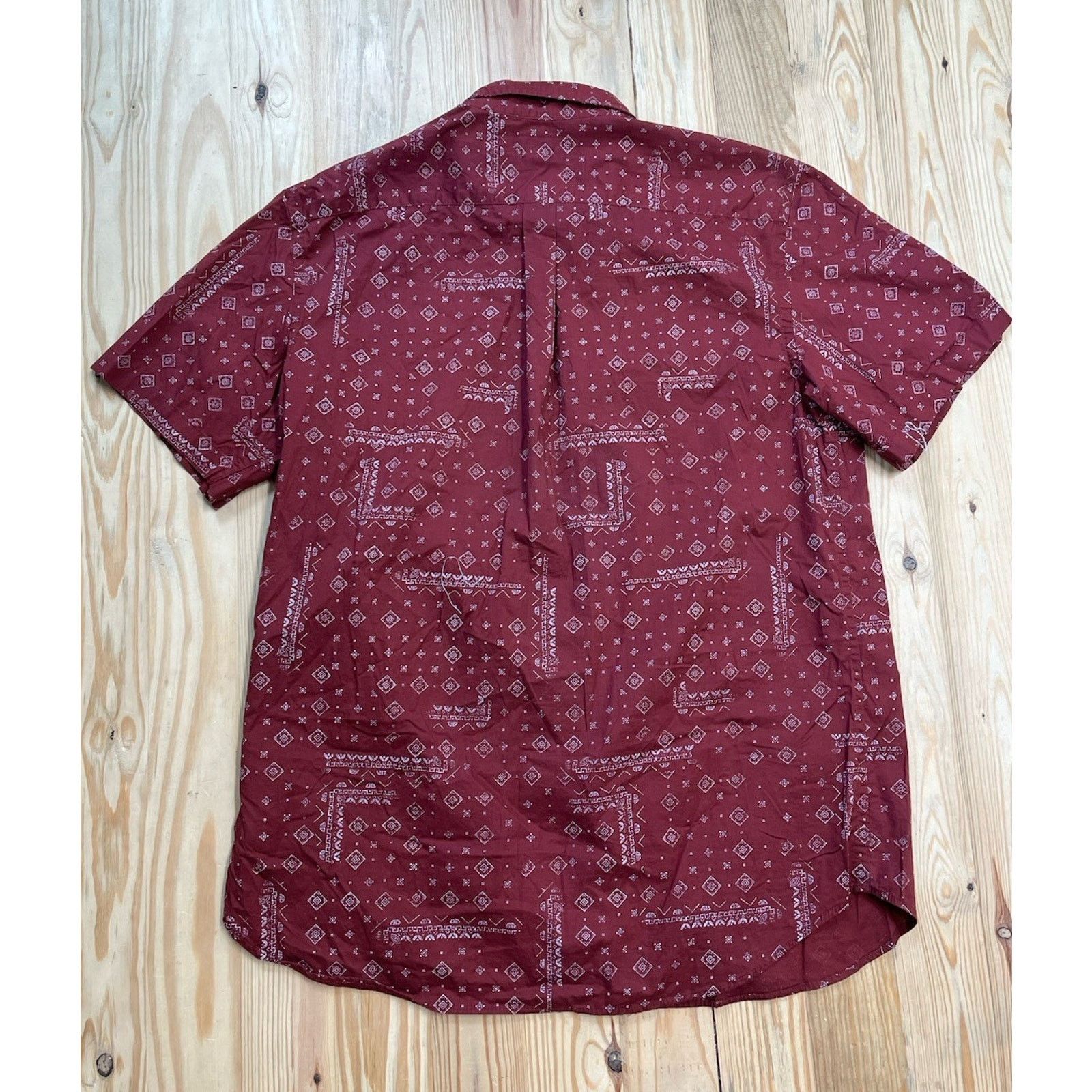 Old Navy Old Navy Mens Button XLT Maroon Casual Collared Shirt Size US XL / EU 56 / 4 - 2 Thumbnail