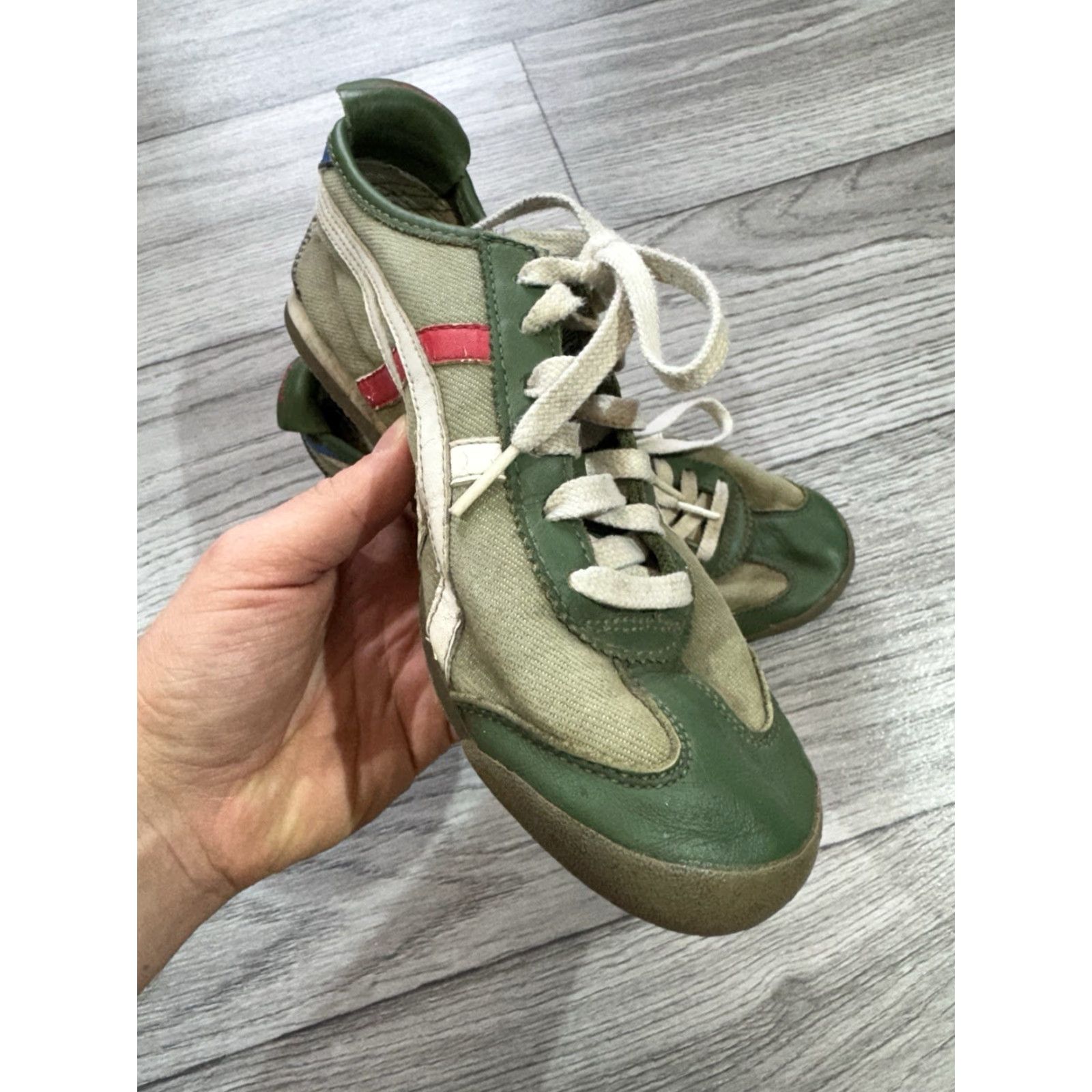Onitsuka Tiger Onitsuka Tiger Serrano HQ305 Sneaker Army Green/White/Red Unisex Adults US 6 EU 39 Leather/Cotton Shoes Size US 6 / EU 39 - 7 Thumbnail