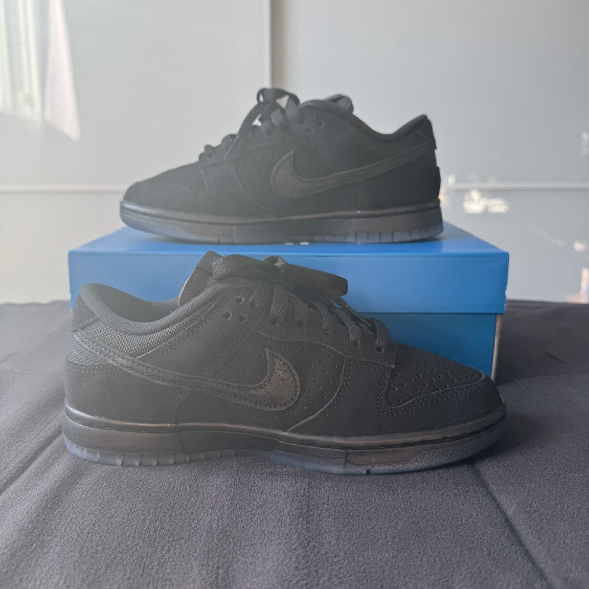 Nike × Undefeated Nike Dunk Low Undefeated 5 “On It Black” Size US 5 / EU 37 - 2 Thumbnail