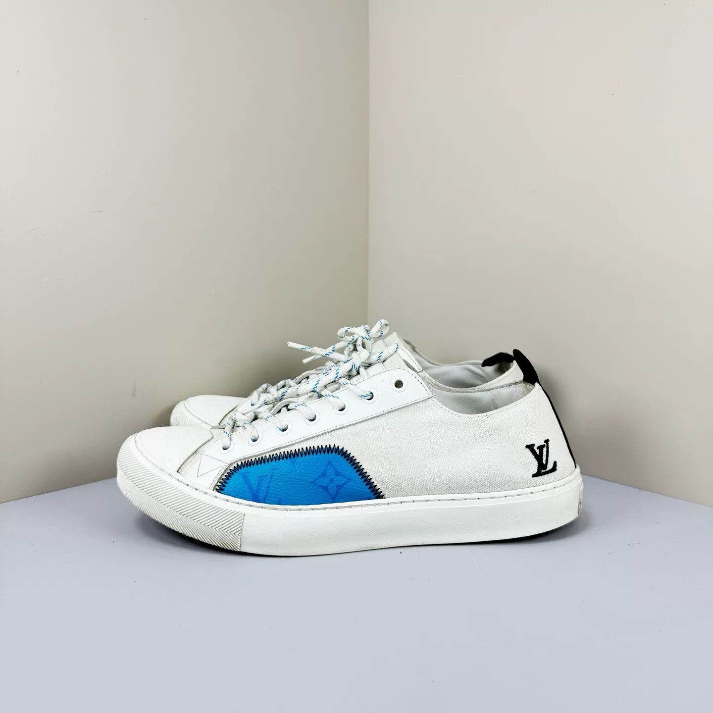 Louis Vuitton louis vuitton embroidered casual shoes size 7 Size US 7 / EU 40 - 1 Thumbnail