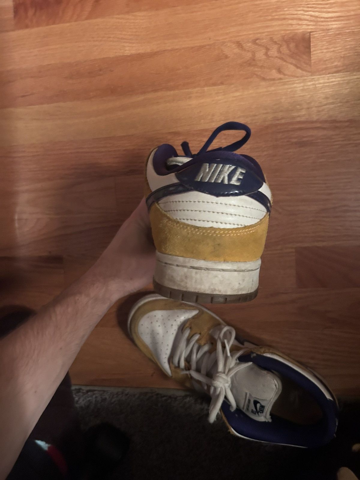 Nike Laser orange nike sb dunks Size US 11 / EU 44 - 4 Thumbnail