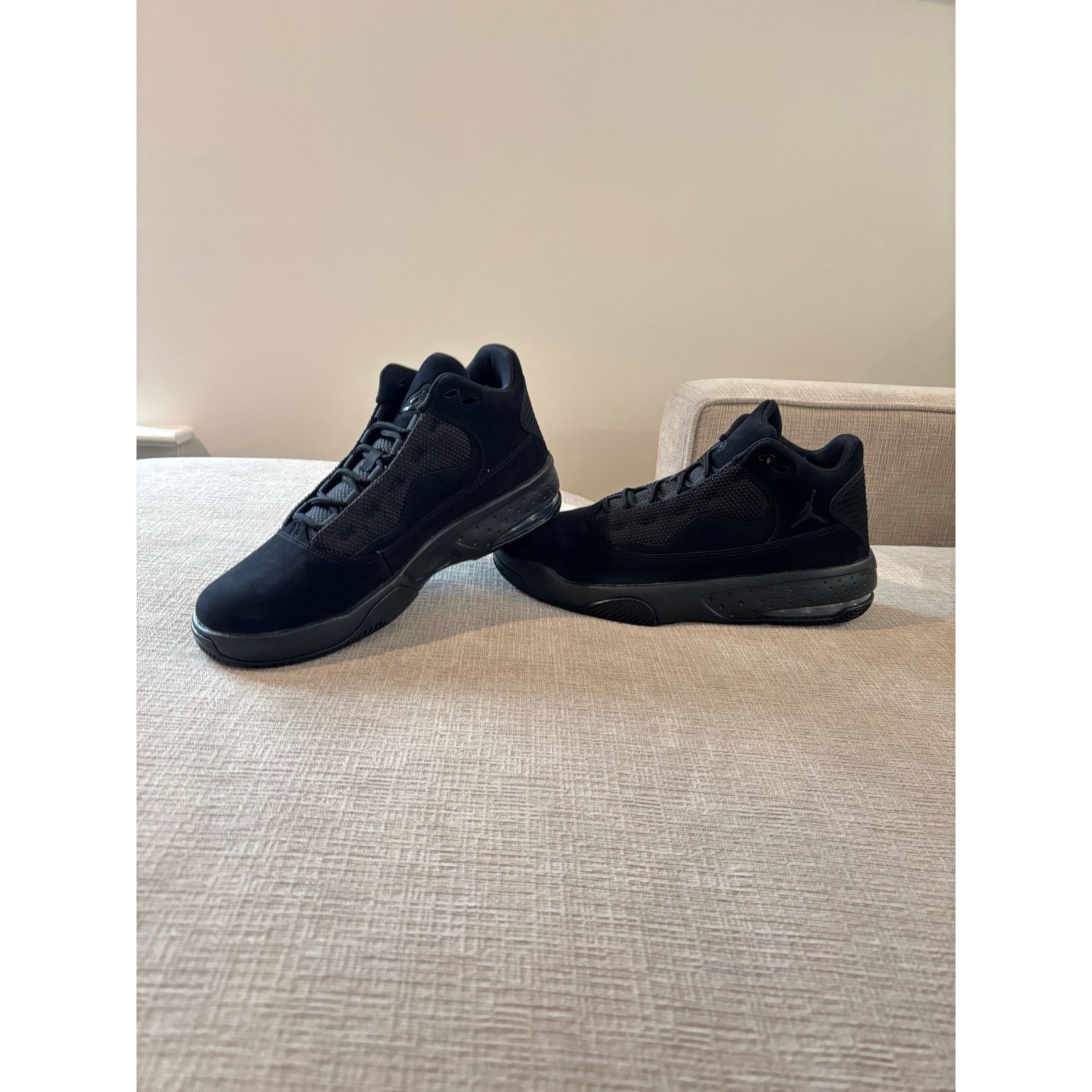 Nike Jordan Max Aura 2 Size US 7 / EU 40 - 1 Thumbnail