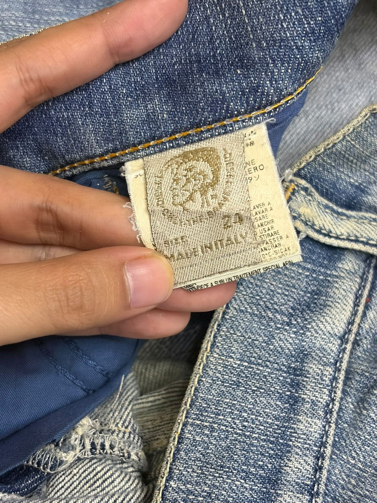 Diesel Vintage Italy Diesel Liv Distress Low Rise Flare Jeans Size 26" / US 2 / IT 38 - 5 Thumbnail