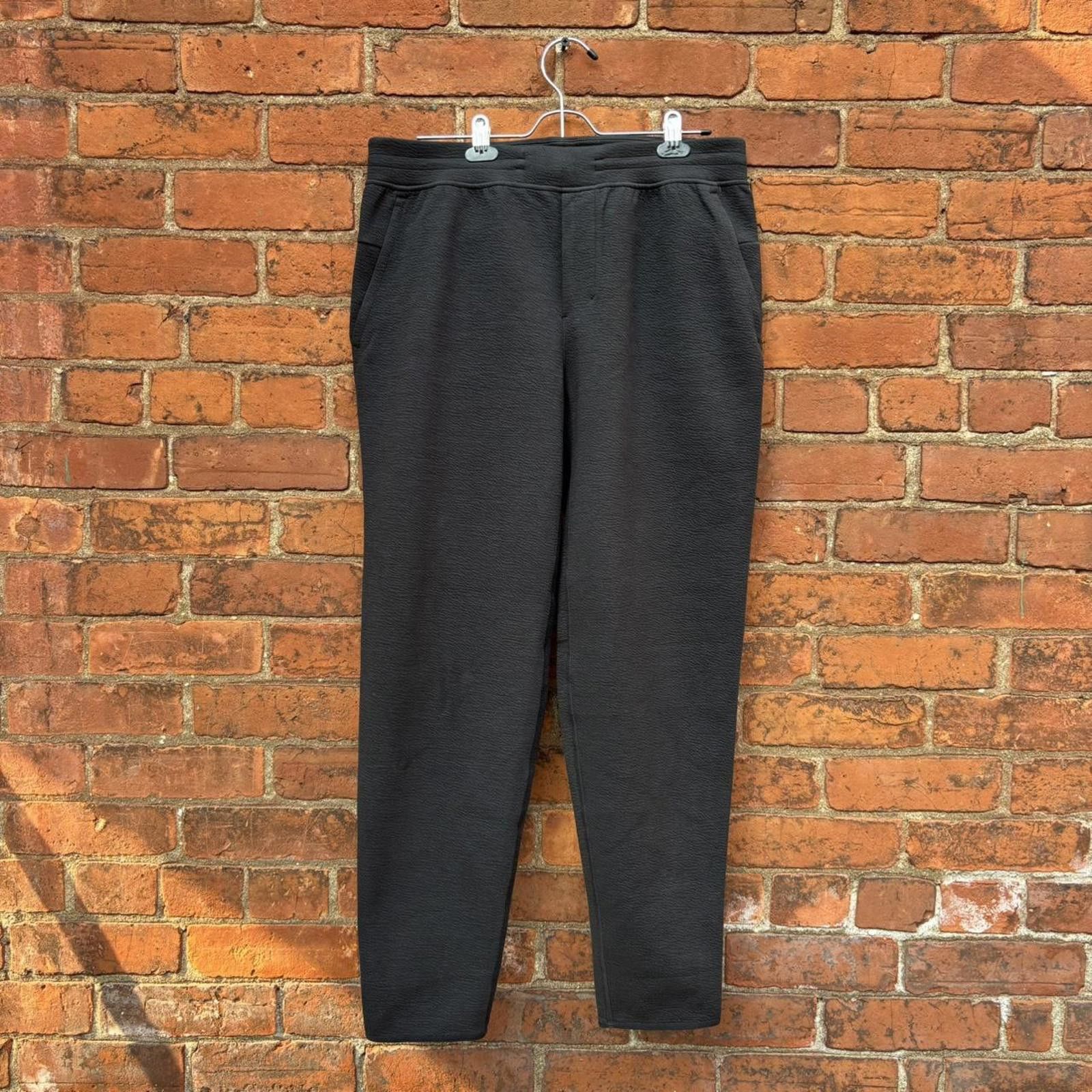 Lululemon lululemon joggers mens large sweatpants Size US 34 / EU 50 - 1 Thumbnail