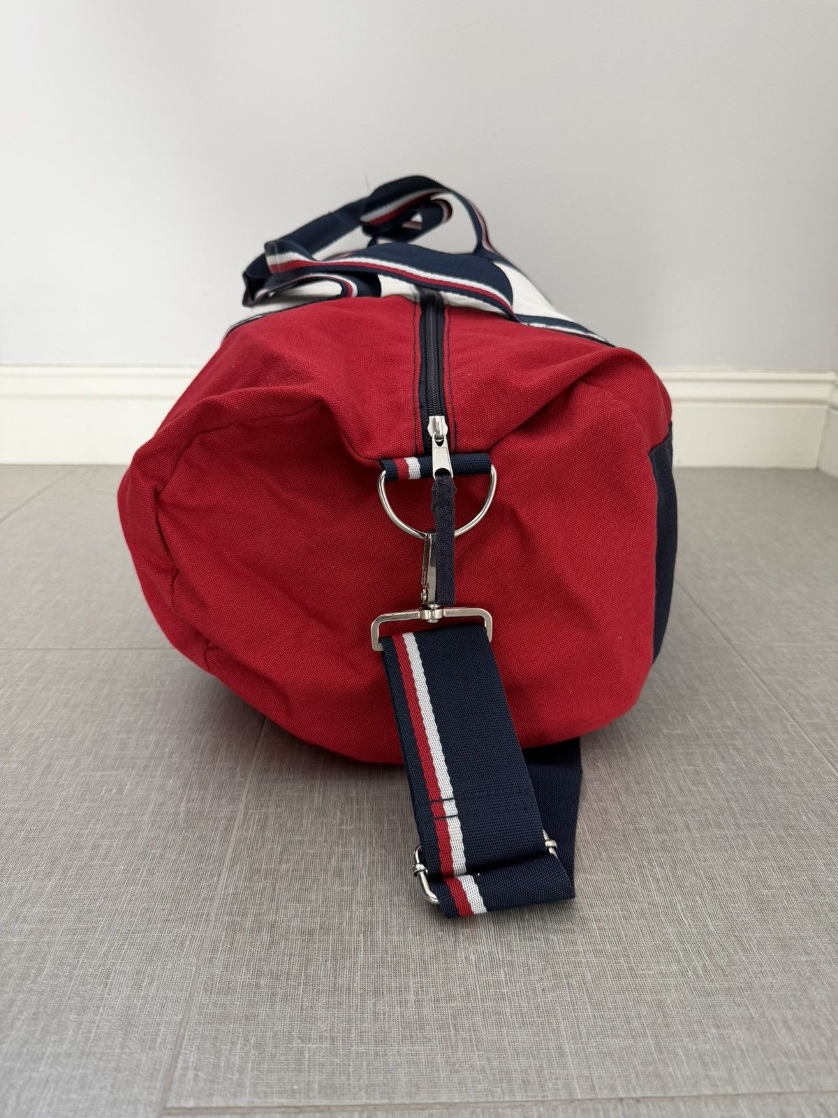 Tommy Hilfiger Classic Tri-Color Hilfiger Duffle Size ONE SIZE - 2 Thumbnail