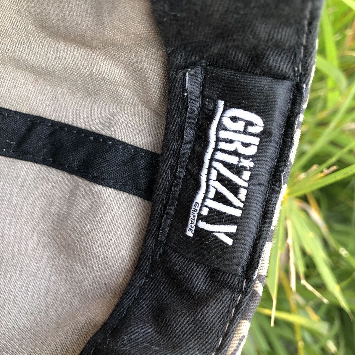 Grizzly Griptape × Starter VTG GRIZZLY X STARTER SNAPBACK Size ONE SIZE - 6 Thumbnail