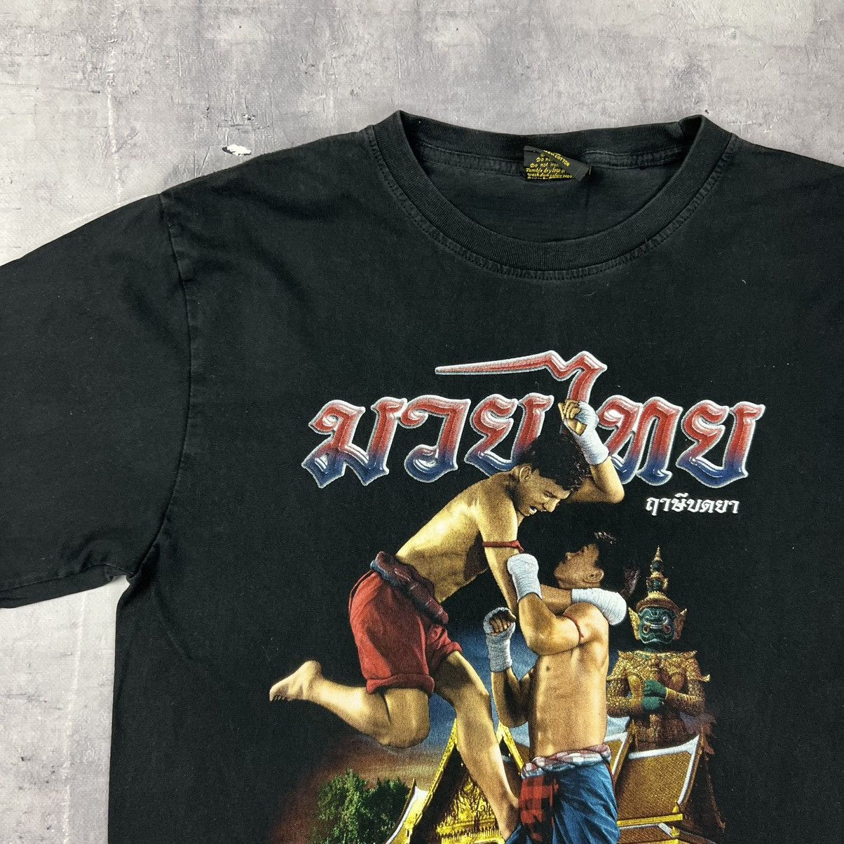 Other Rare! Muay Thai Vintage Big Logo Tee Knife 00s Size US L / EU 52-54 / 3 - 4 Thumbnail