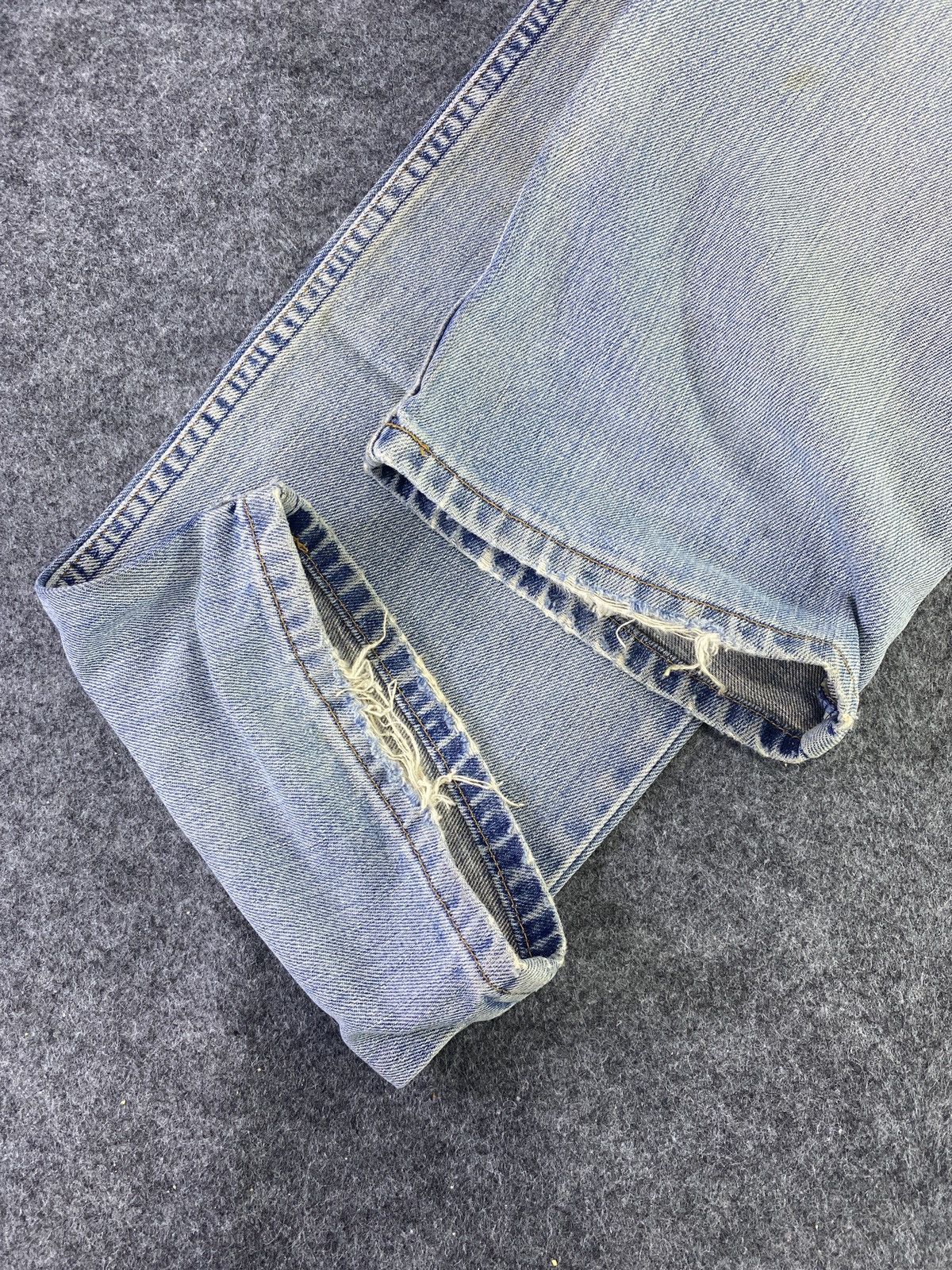 Jean × Levi's × Vintage VINTAGE LEVIS 519 DISTRESS BLUE WASH JEANS - J911 Size US 29 - 10 Thumbnail