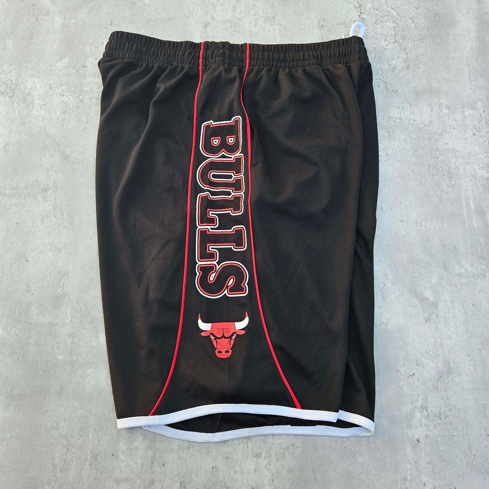 NBA NBA CHICAGO BULLS CLASSIC MEN'S SHORT SIZE X-LARGE Size US 34 / EU 50 - 2 Thumbnail