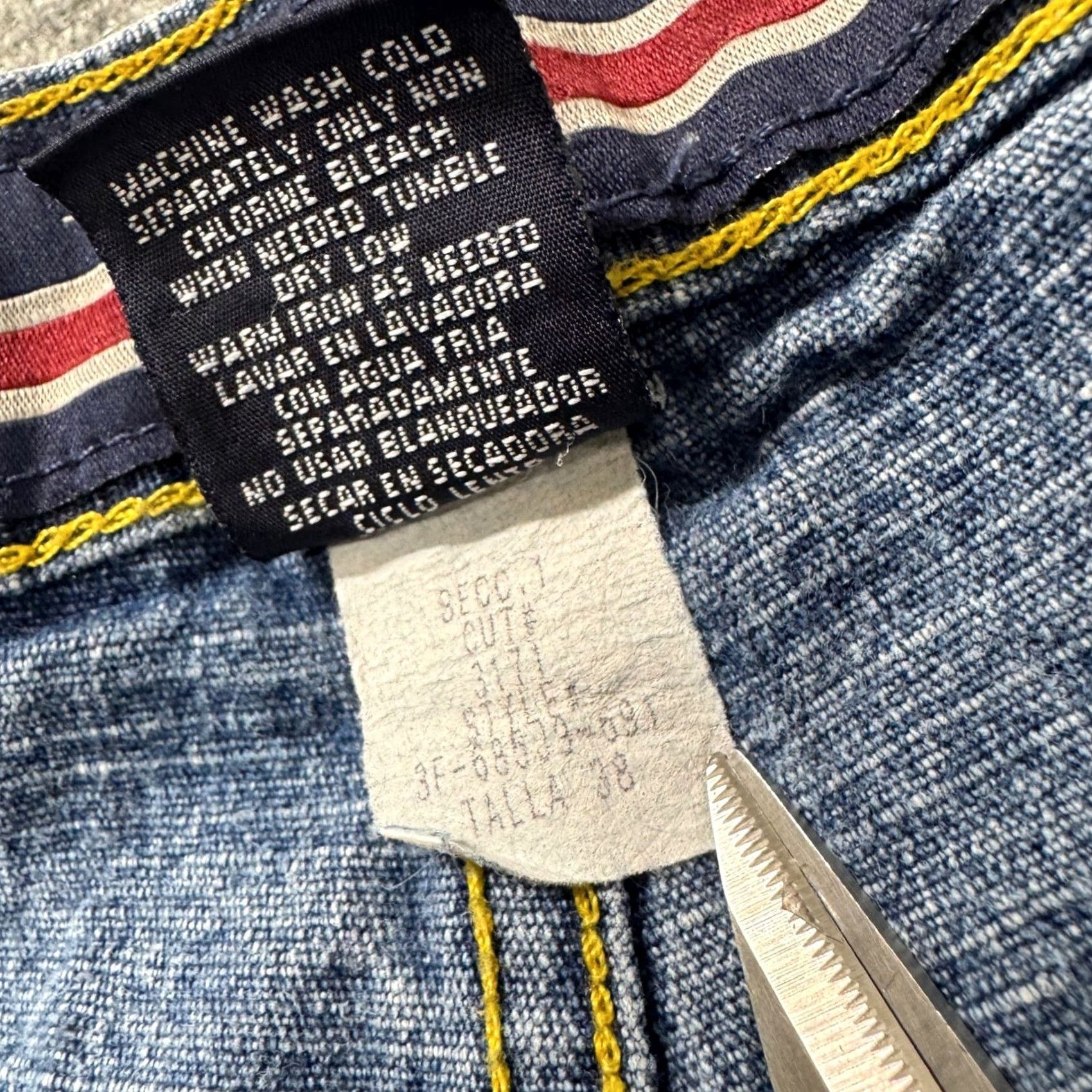 Phat Farm Phat Farm Jeans Men 38x32 Baggy Light Wash Distressed 100% Cotton Blue Jeans Mens Wide-Leg 90s Distressed Style Size US 38 / EU 54 - 4 Thumbnail