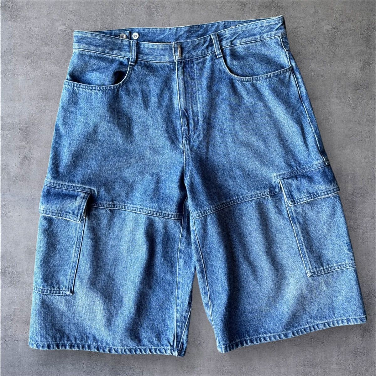 Givenchy USED GIVENCHY MENS MULTICUTTED DENIM CARGO SHORTS SIZE 36 Size US 36 / EU 52 - 1 Thumbnail