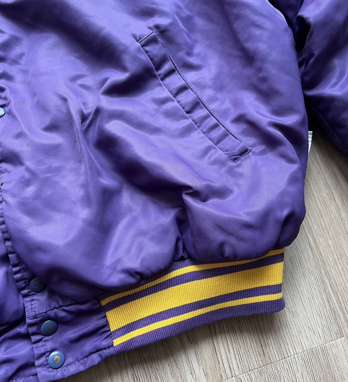 NBA × Vintage Vintage 80-90s NBA L.A. Lakers Purple Bomber Varsity Jacket Size US L / EU 52-54 / 3 - 6 Thumbnail