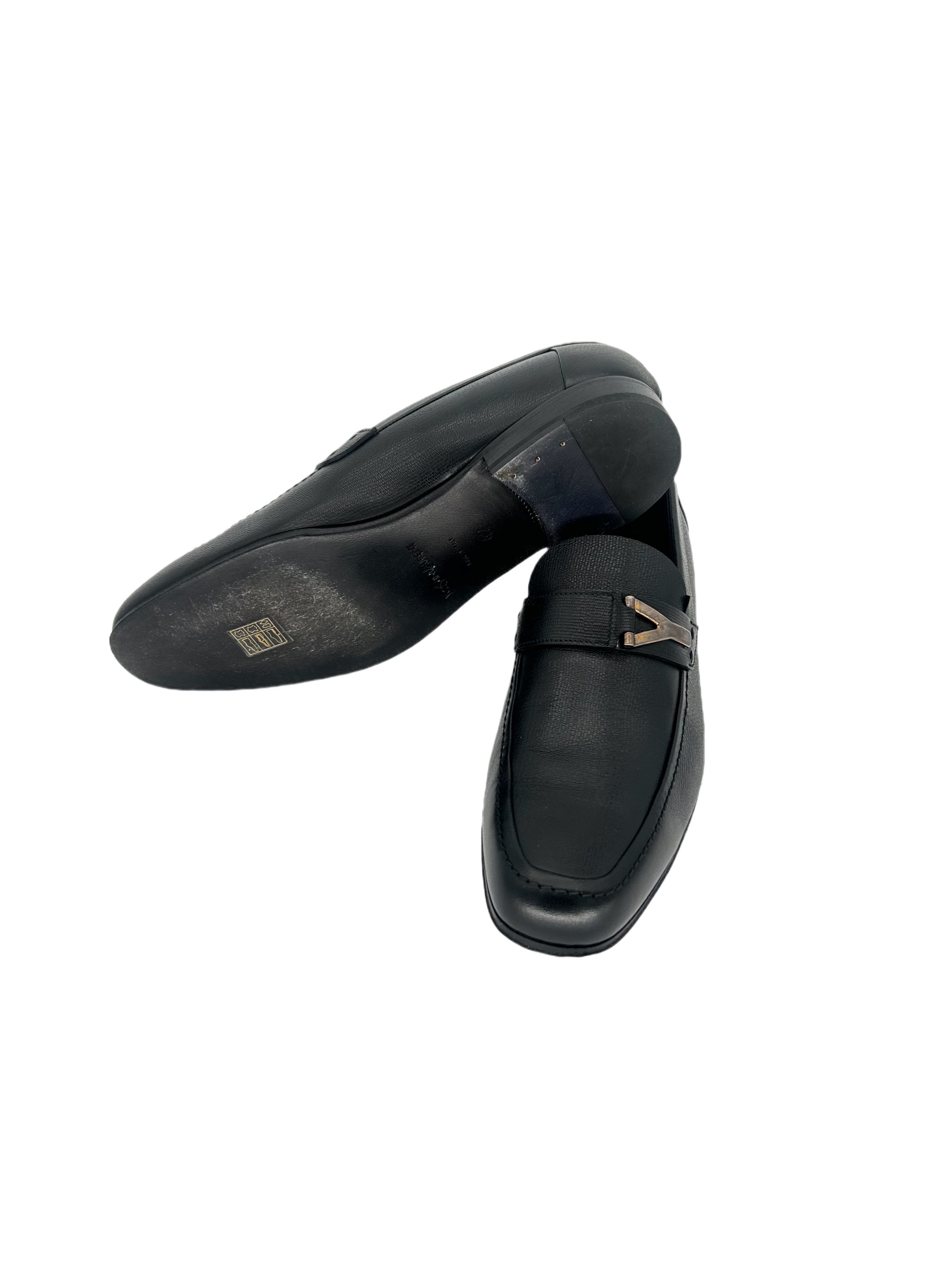 Yves Saint Laurent Yves Saint Laurent BlackGrainLeatherMoccasinWith'Y'MetalLogo Size US 9 / EU 42 - 4 Thumbnail