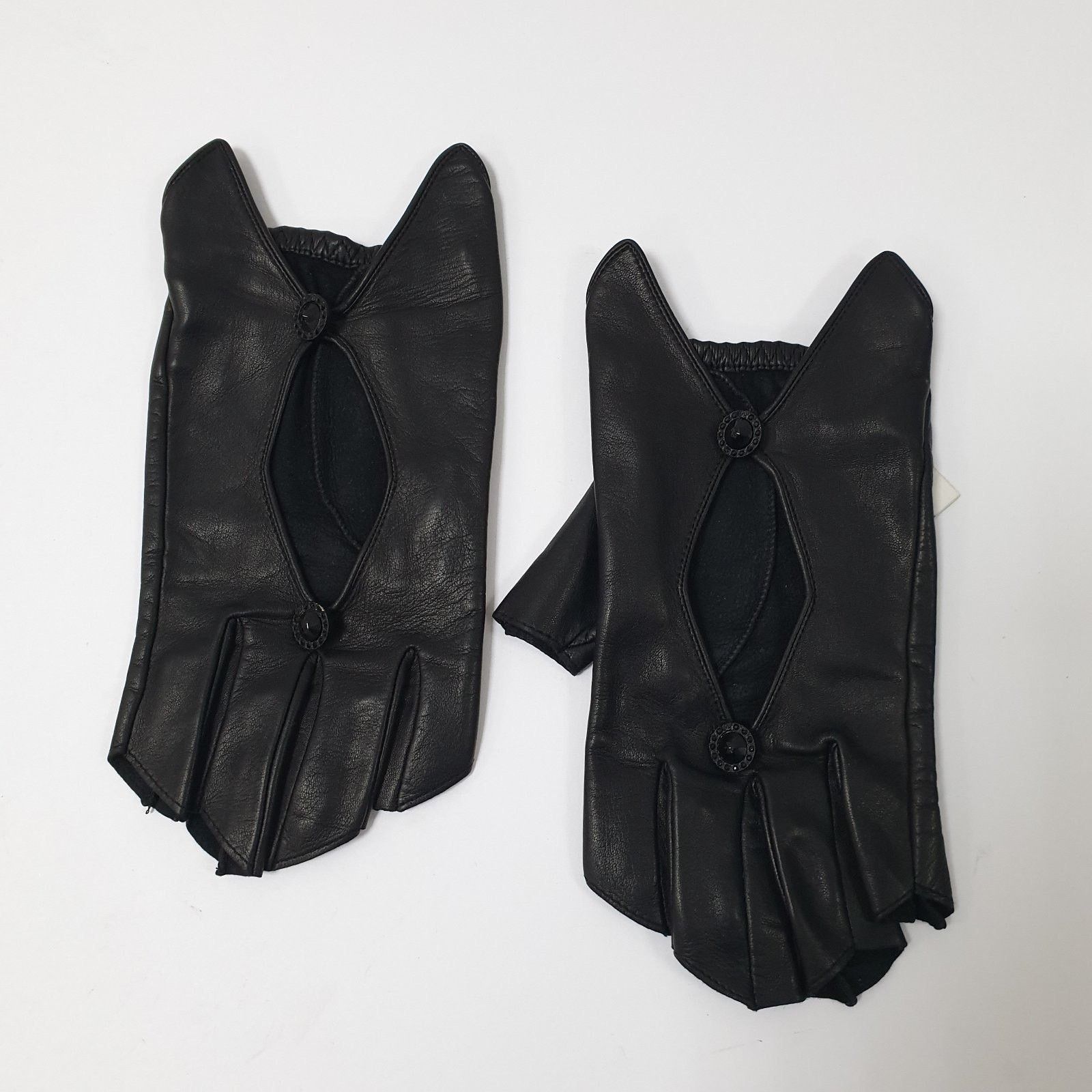 Chanel Chanel Black Leather Mittens - Size 8 Size ONE SIZE - 3 Thumbnail