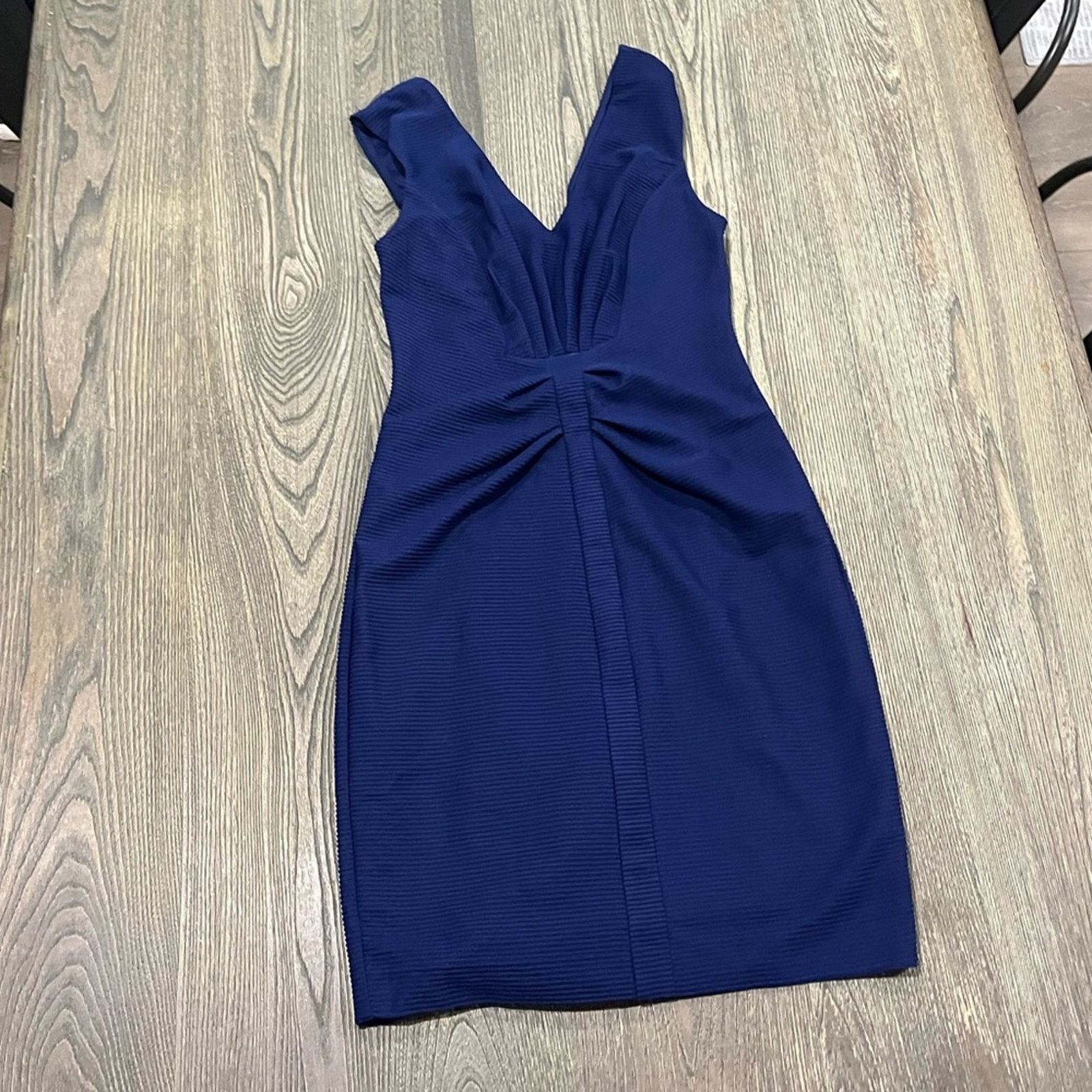Express Express Dress Mini Bodycon V Neck Sleeveless Ruched Size 6 Size M / US 6-8 / IT 42-44 - 1 Thumbnail